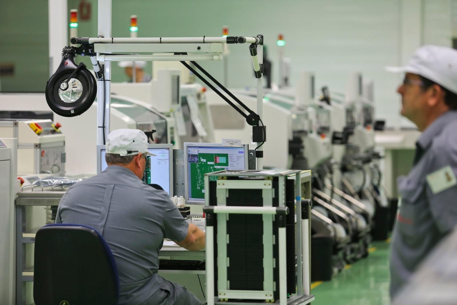 Trabajadores de la empresa Fujitsu en una imagen de archivo.
