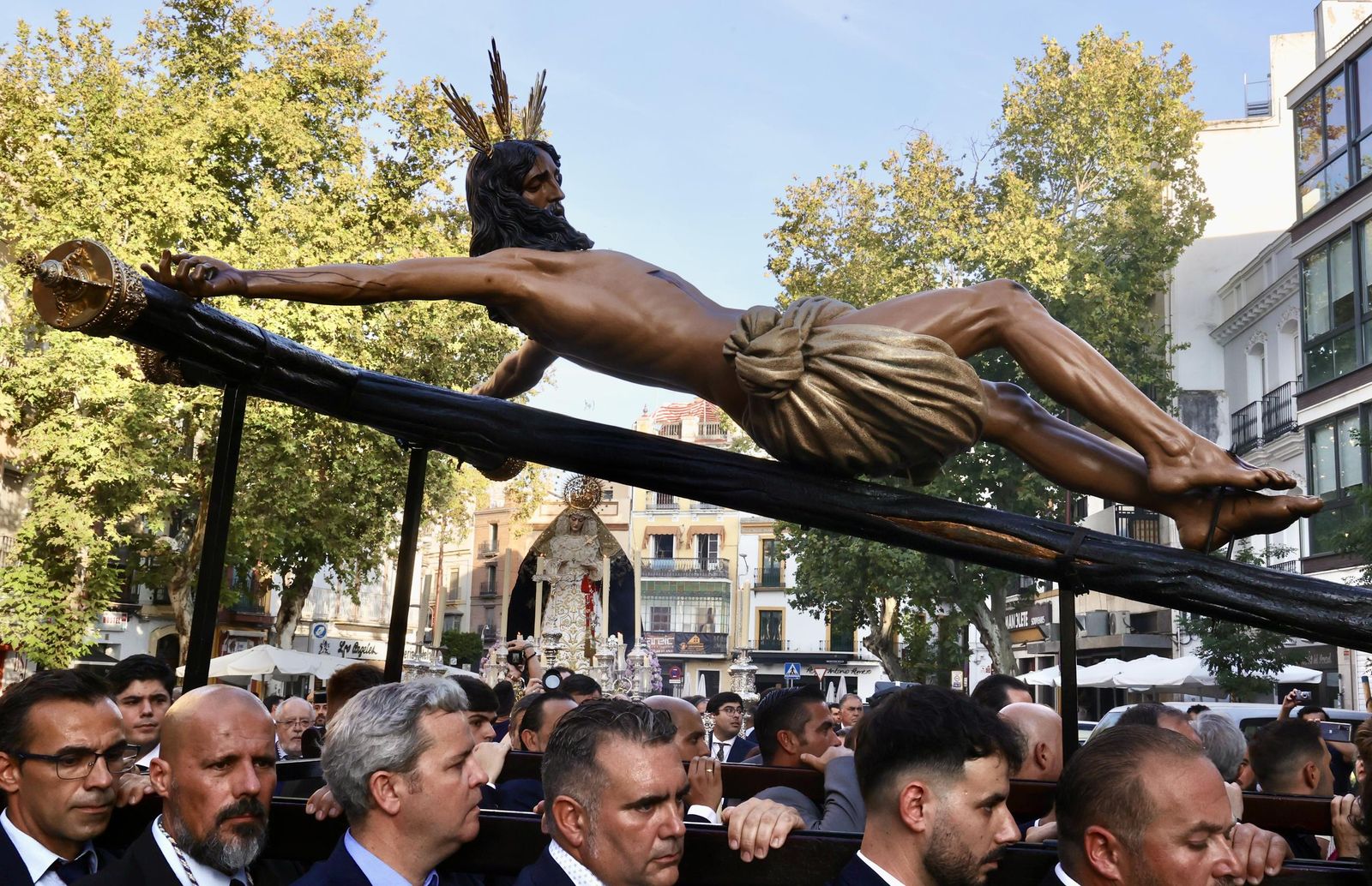 En imágenes, el traslado de los titulares de Las Aguas a la iglesia de San Jacinto