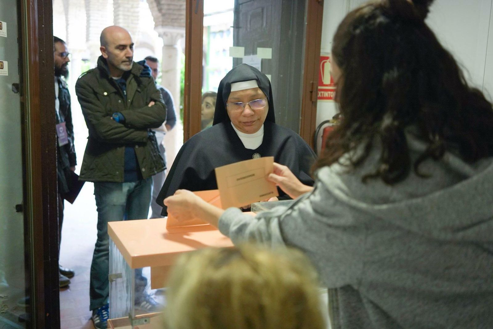 Votaciones en el antiguo colegio Julio Romero de Torres.
