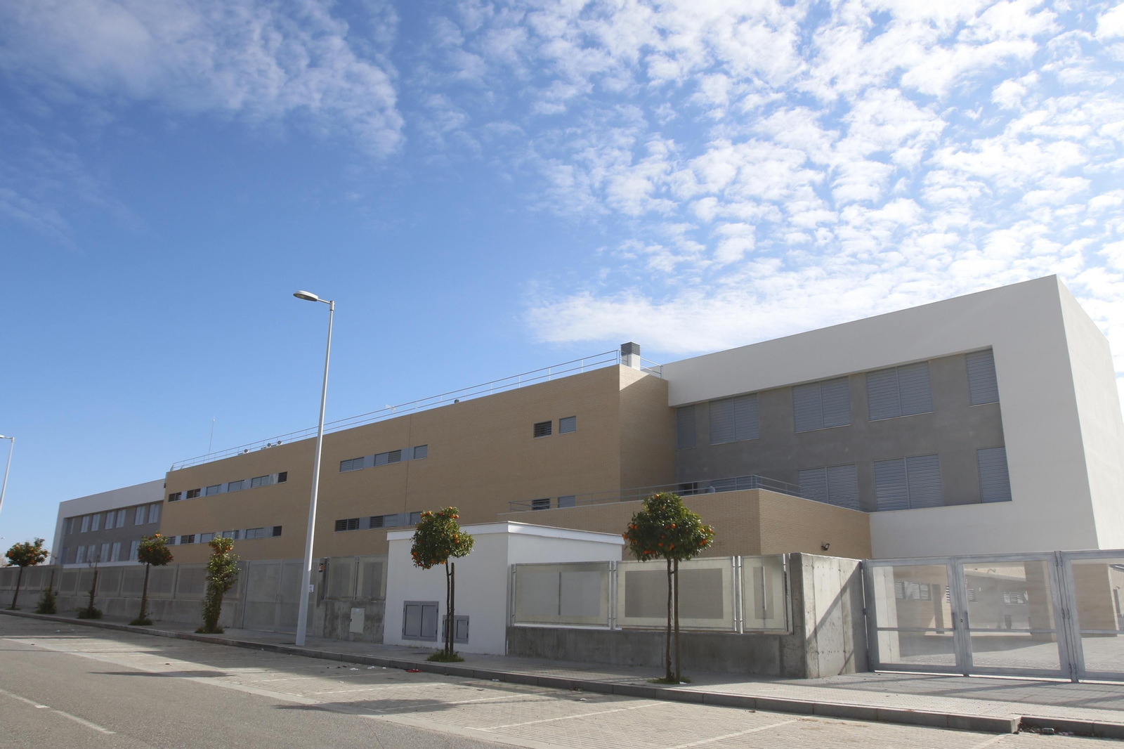 Fachada del nuevo centro escolar.