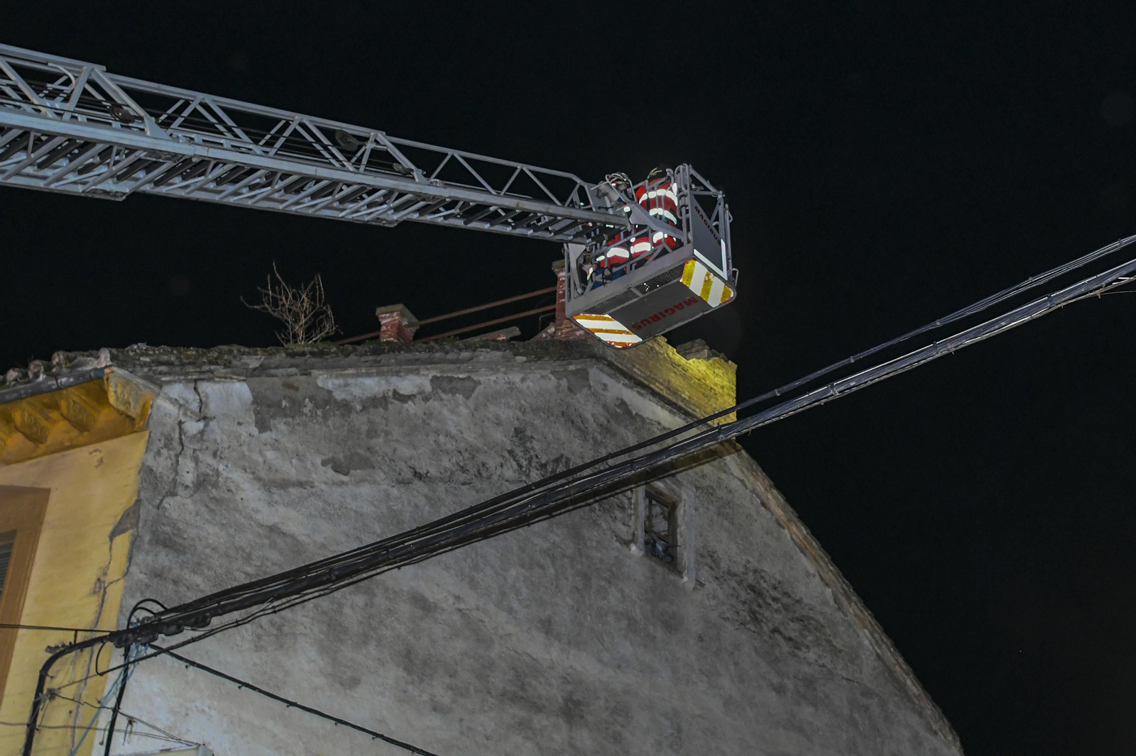 Bomberos con una escala en Santa Fe.