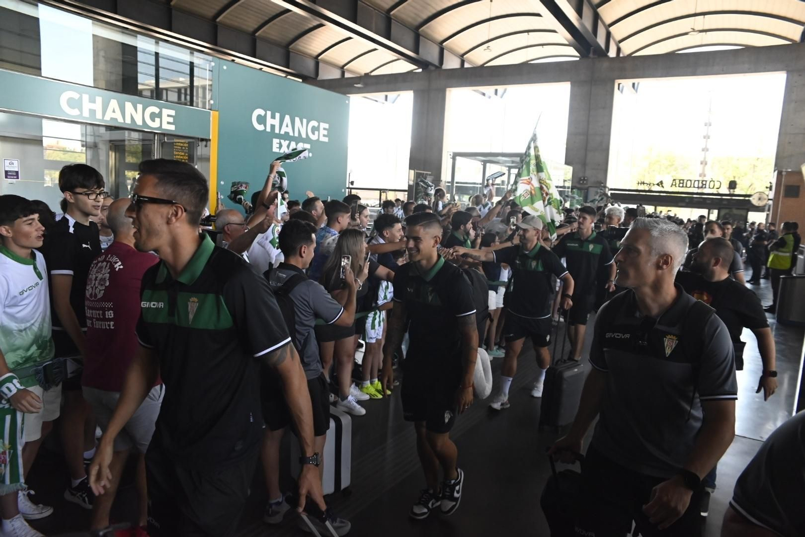 Las mejores fotos de la despedida al Córdoba CF antes de su viaje a Barcelona