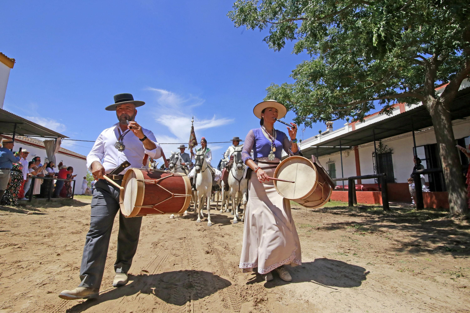 Sábado de emociones en la Aldea de El Rocío