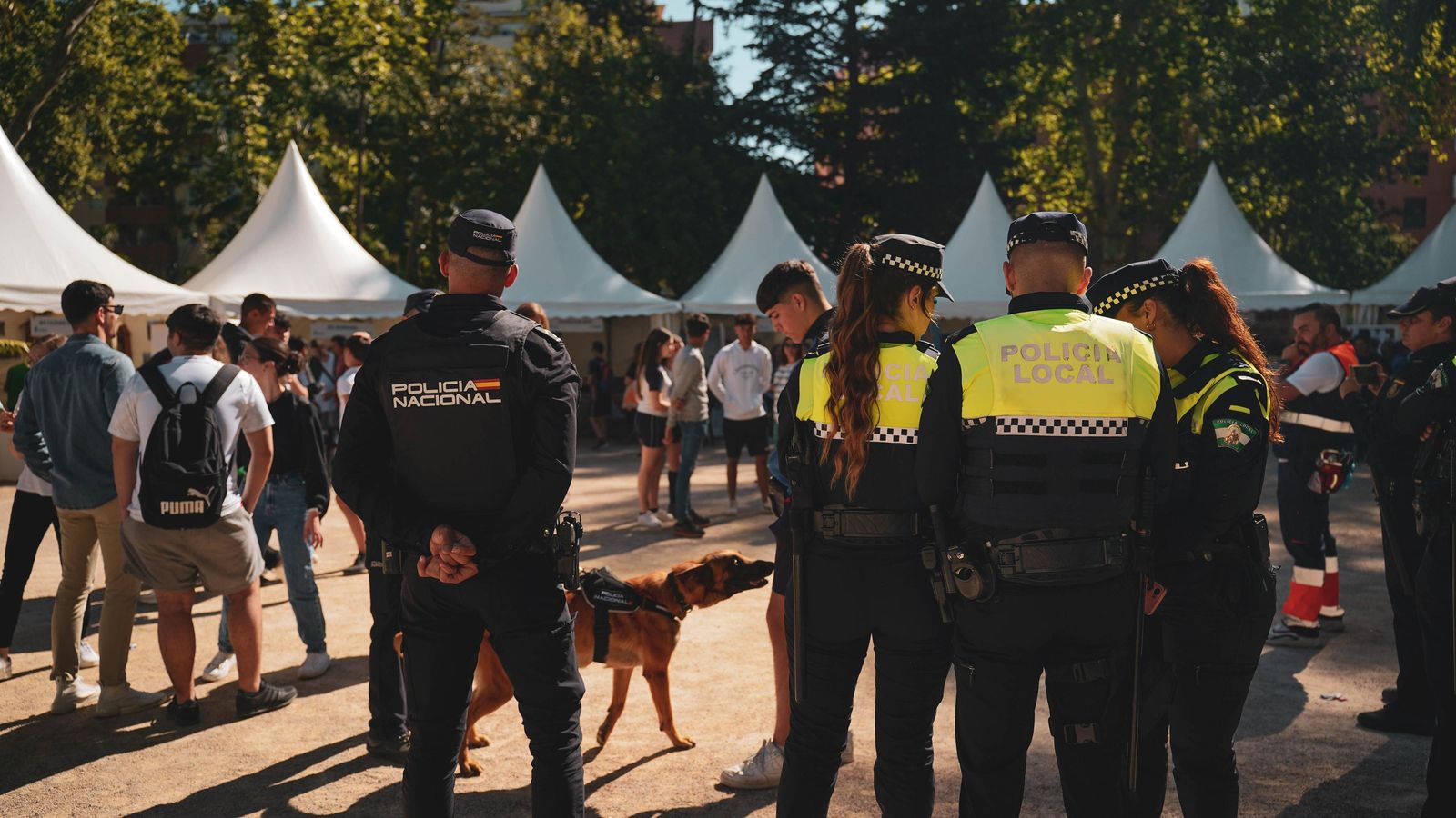Agentes de seguridad en la Jornadas Educativas del Parque María Cristina