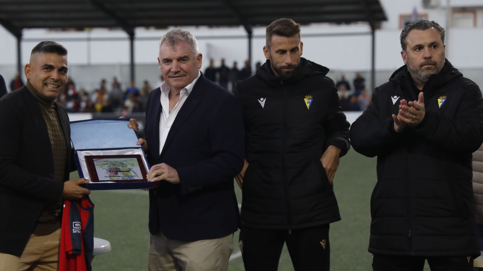 Las fotos de la visita del Cádiz CF para celebrar el 50 aniversario del CD Guadiaro