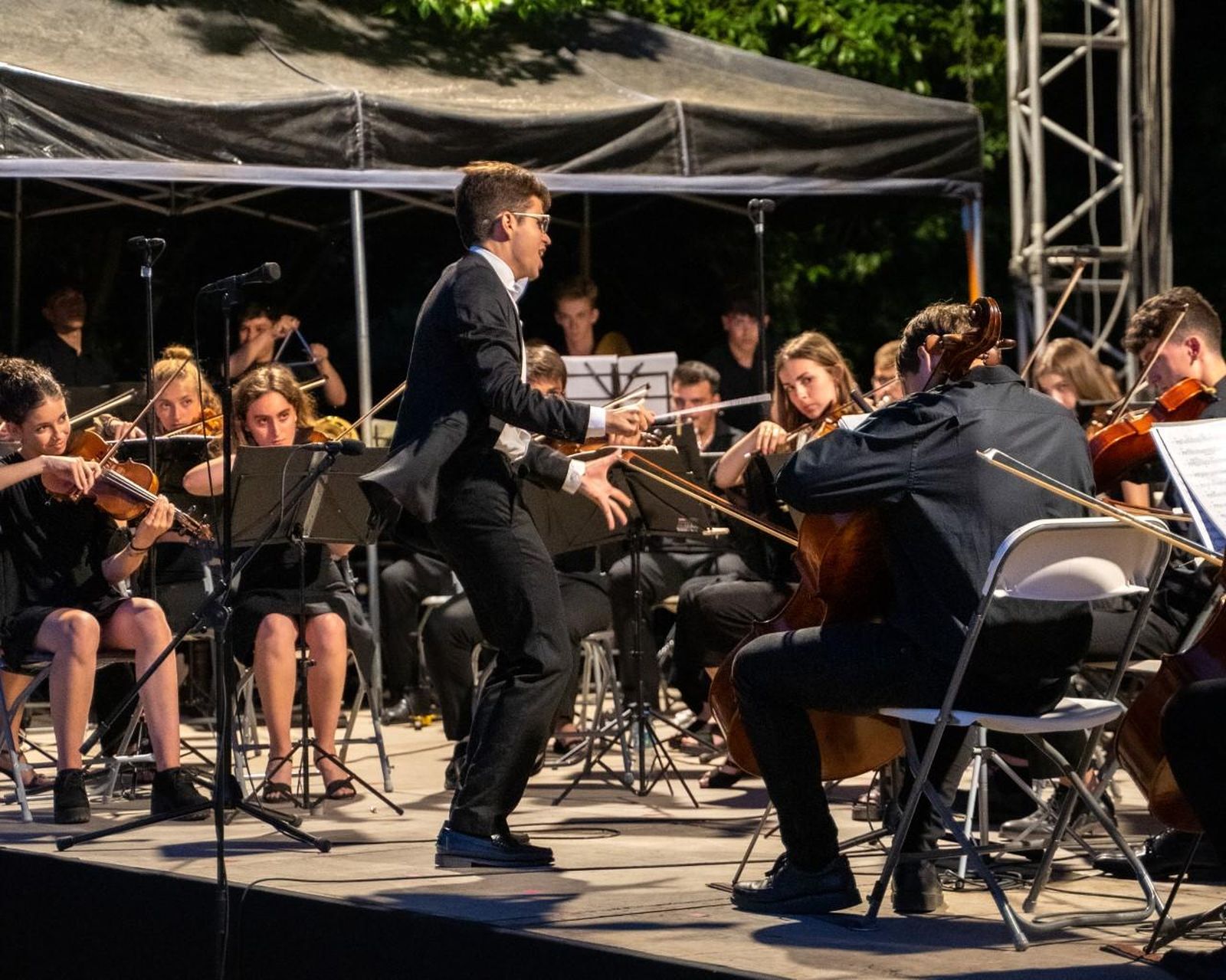 La JOFCA, durante uno de sus conciertos en Niort, Francia.