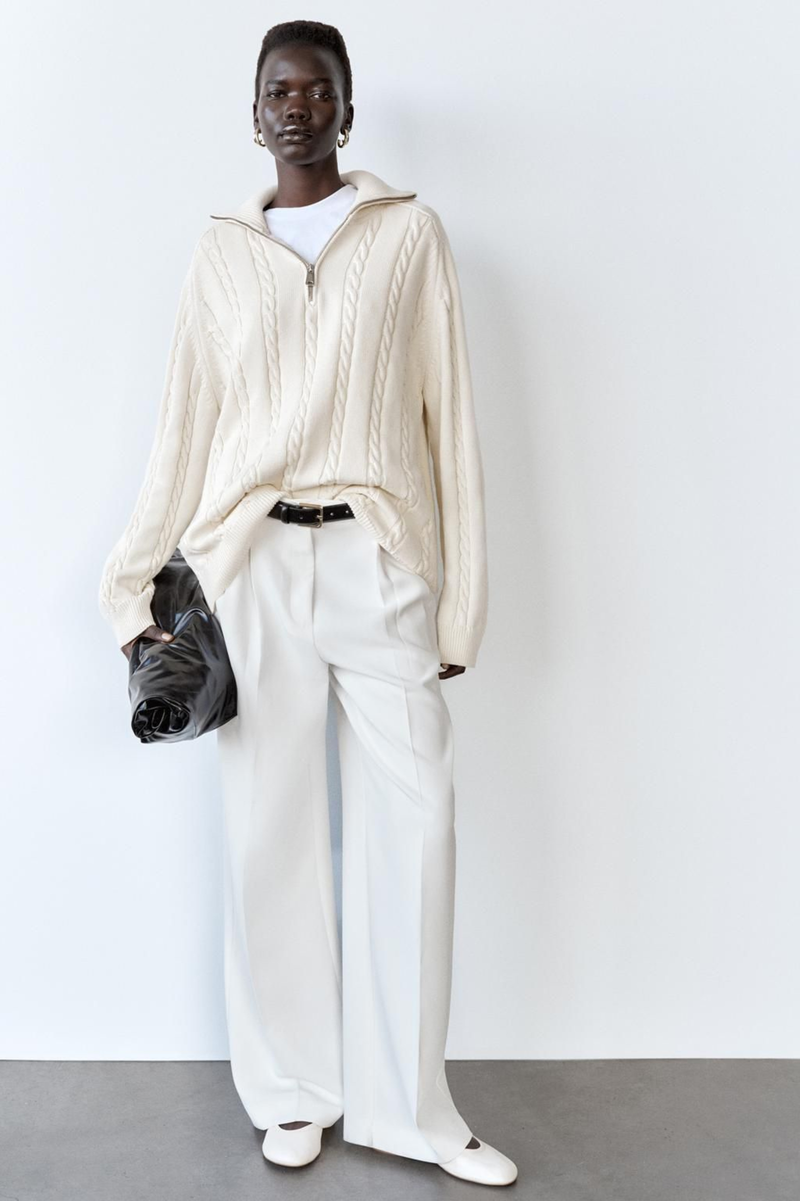 Pantalones blancos de Zara.