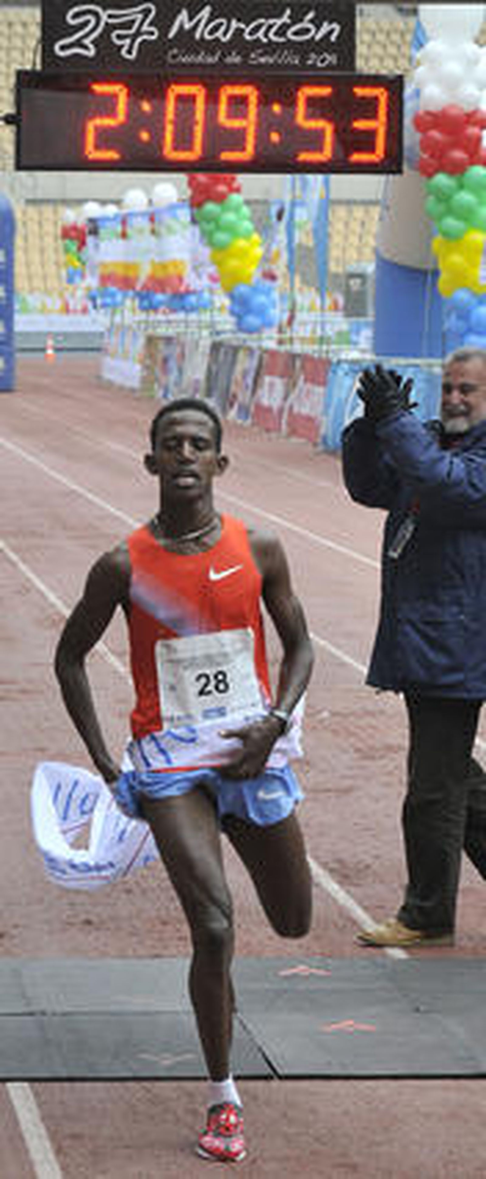 El etíope Daniel Abera gana la XXVII Maratón de Ciudad de Sevilla. / Juan Carlos Vázquez