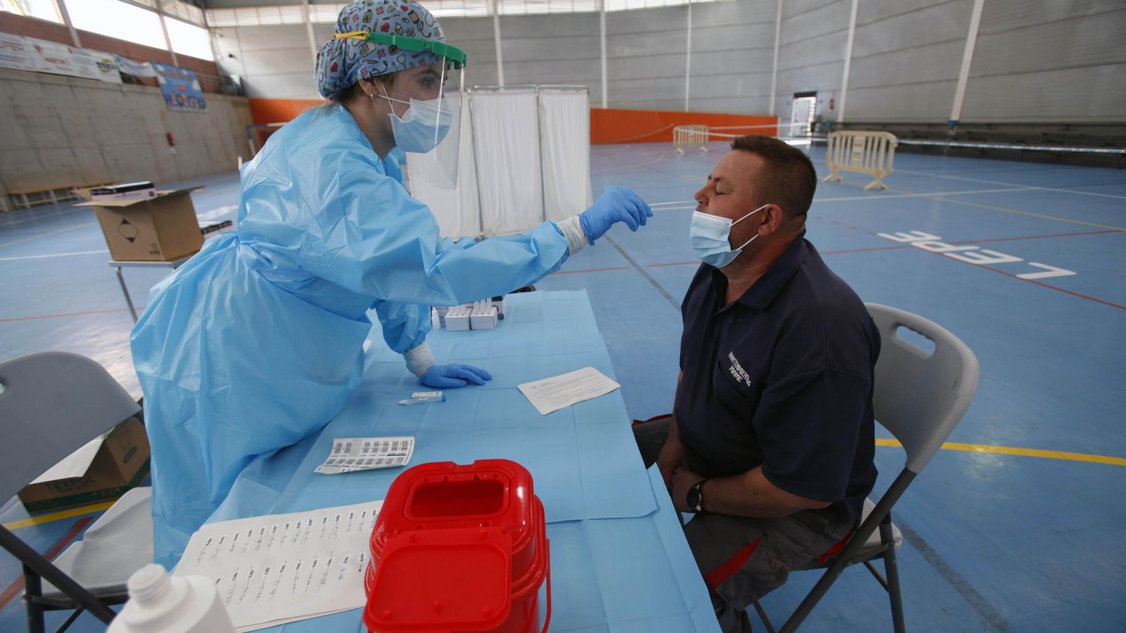 Un vecino de Lepe se somete al test