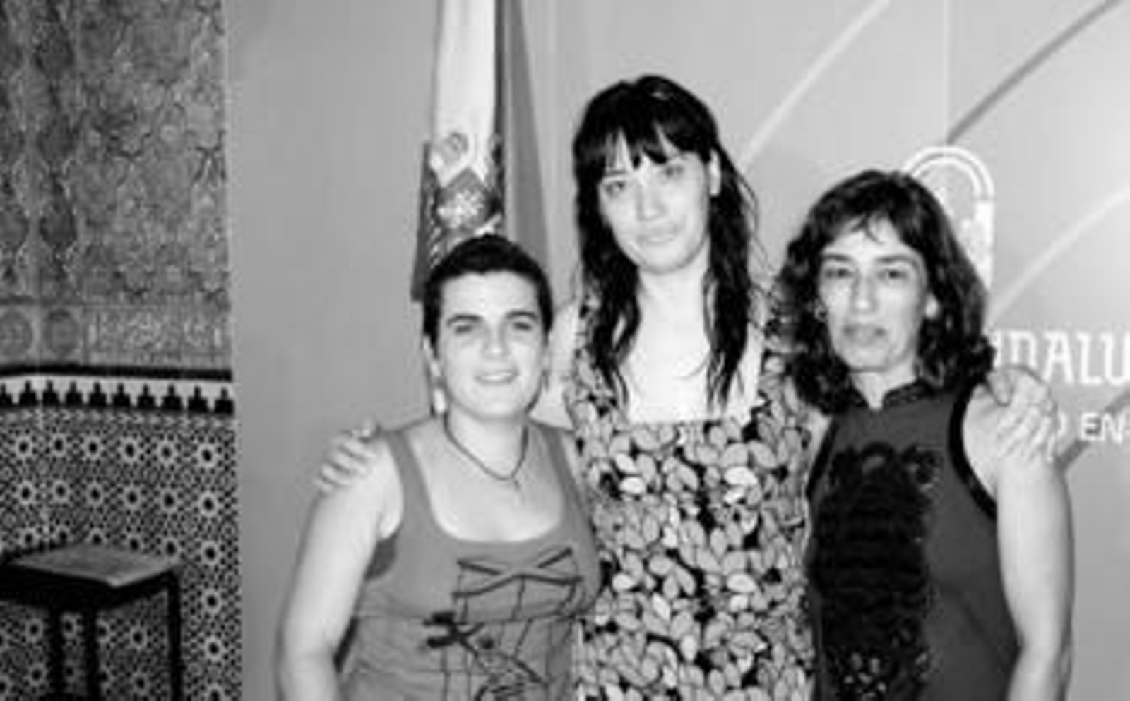 Anabel Mateos con María José Valiente y Zahira Montalvo, del Festival Haï más que circo.