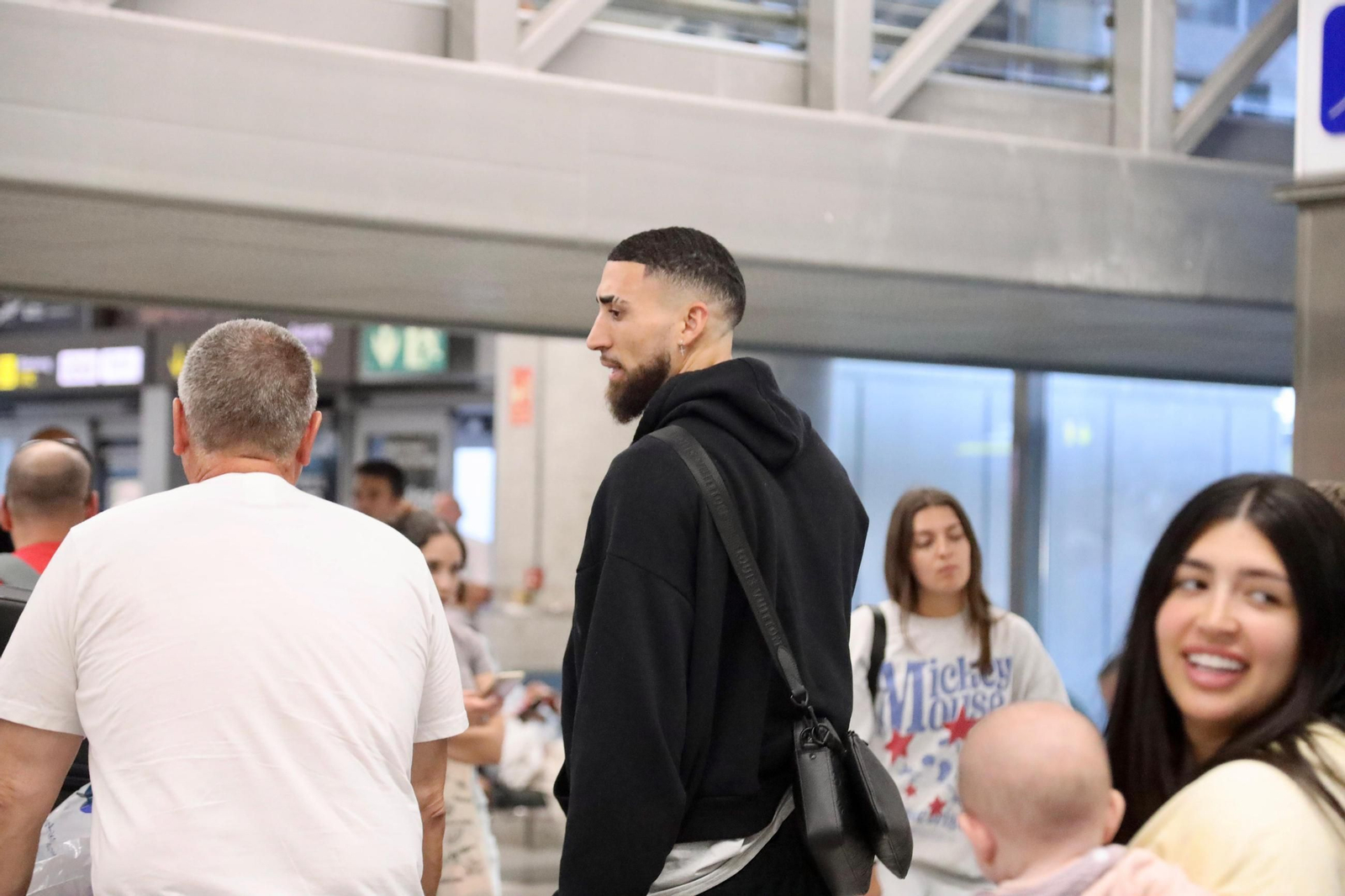 Las fotos de la llegada de Chris Duarte, fichaje estelar del Unicaja, a Málaga