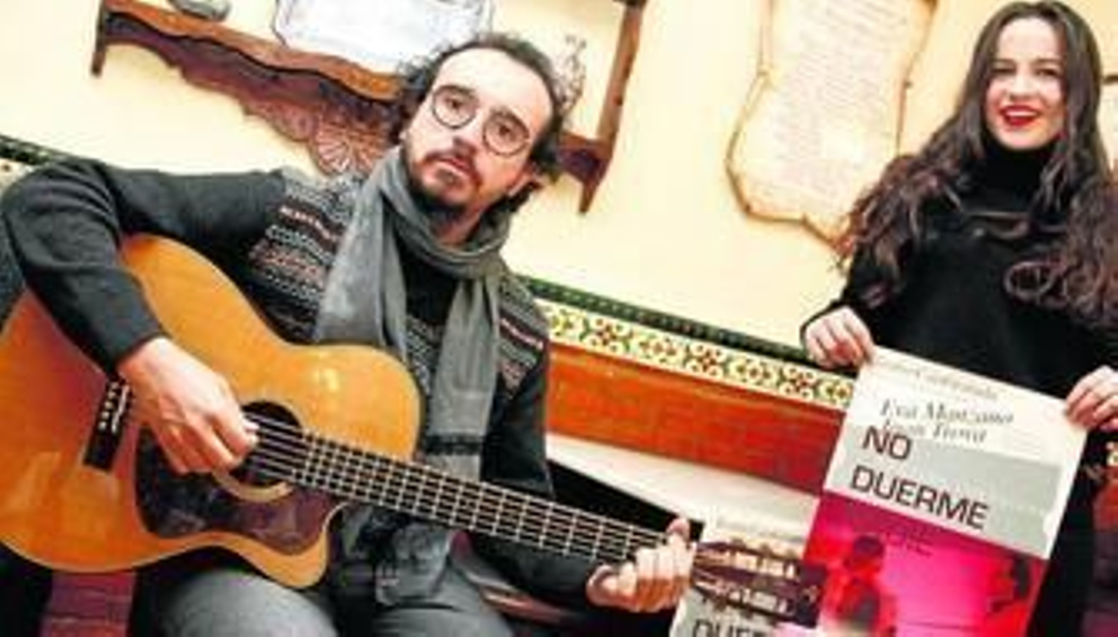 Juan Trova y Eva Manzano, ayer en la presentación del espectáculo en el Restaurante Chikito.