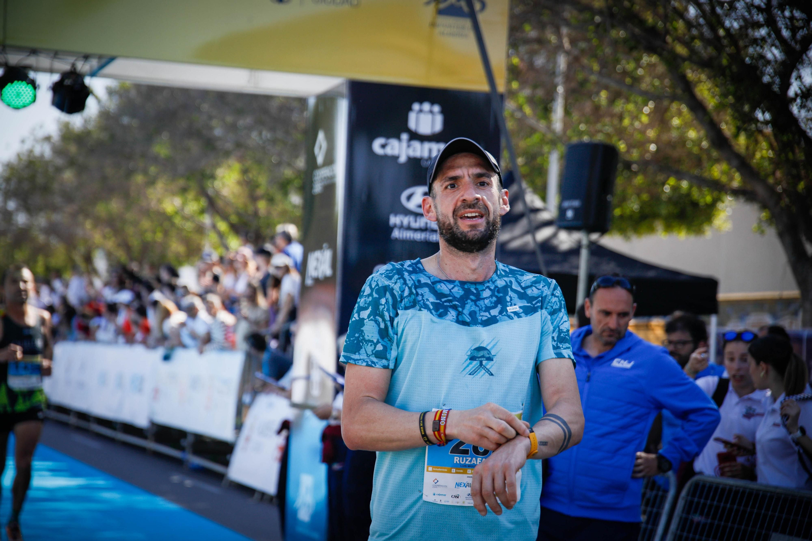 Imágenes de la llegada de la Media maratón Ciudad de Almería