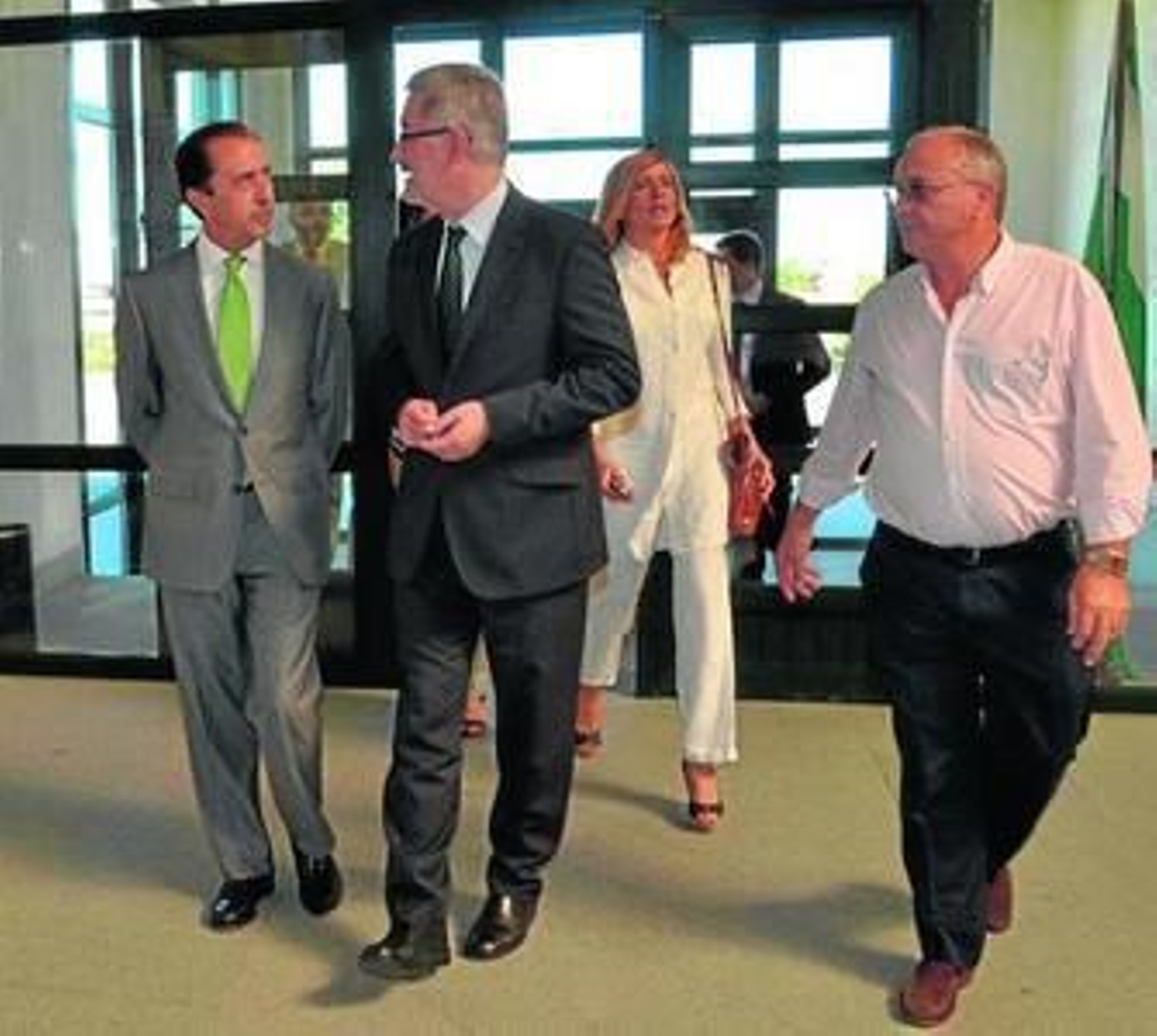 Antonio Ávila recorrió en su visita a Pozoblanco las instalaciones de la empresa Covap.