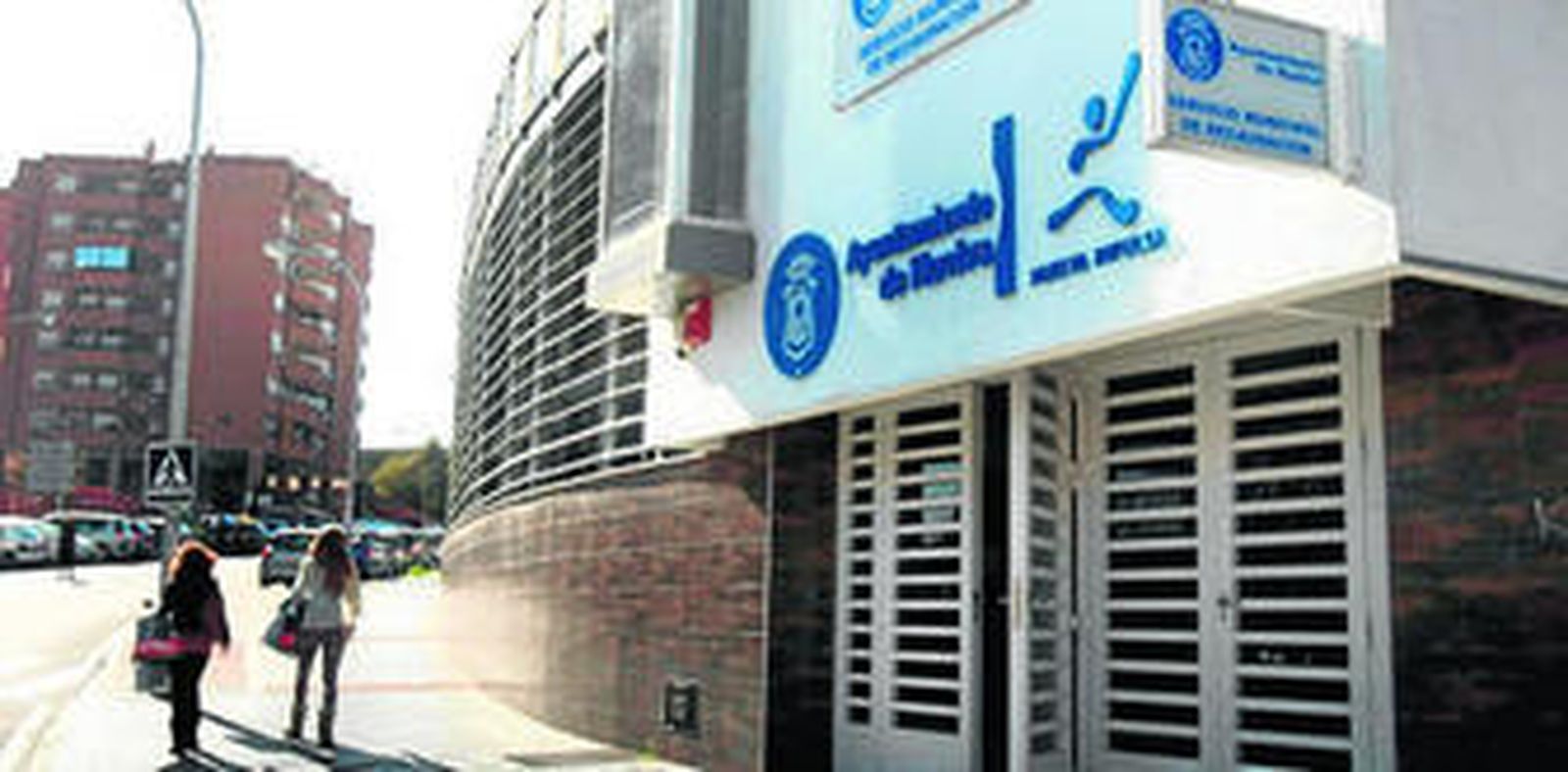 El edificio municipal de Pío XII, frente al Parque de Bomberos, acoge el Servicio Municipal de Recaudación.