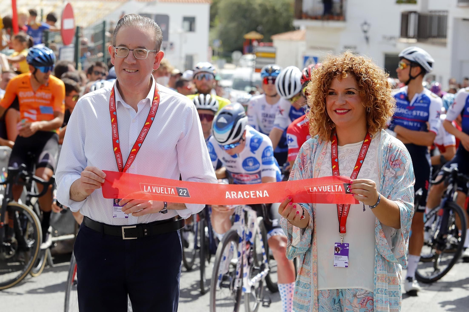 Imágenes de la Vuelta Ciclista a España en su salida desde Aracena en la 17ª etapa