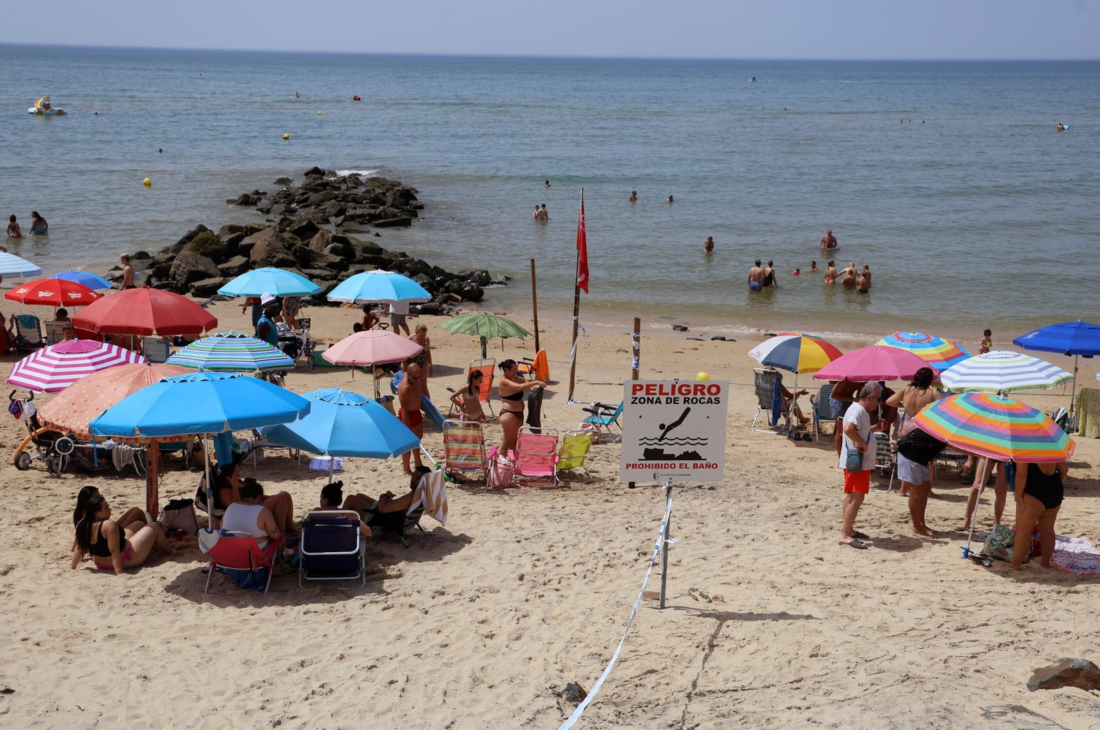 Imágenes del caluroso día en la playa de Matalascañas