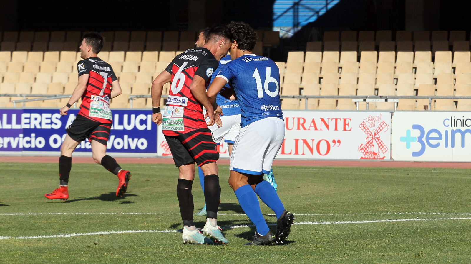 Imágenes del Xerez DFC contra Salerm Puente Genil en Chapín