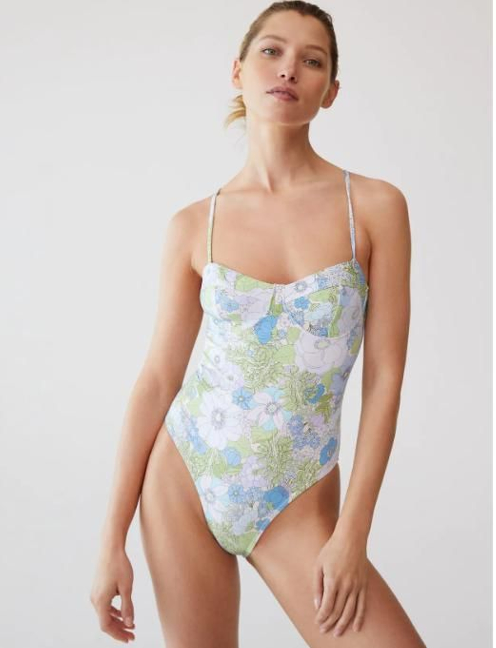 Bañador de flores de Mango Outlet.