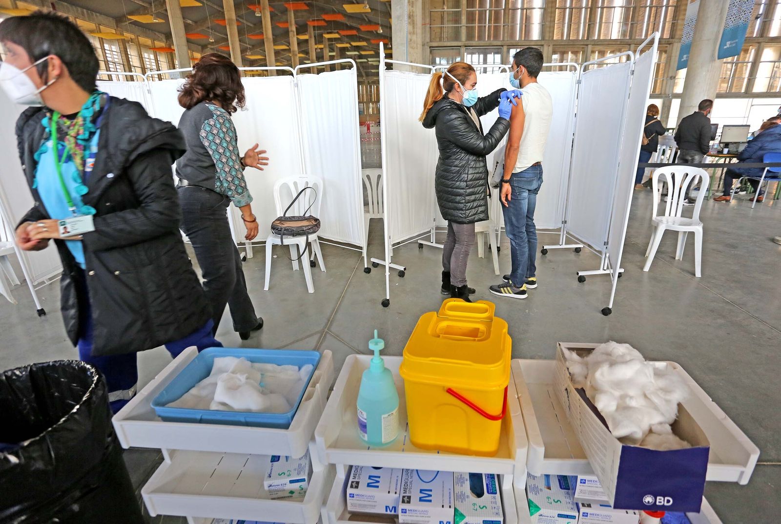 Vacunación en el recinto ferial de Ifeca.