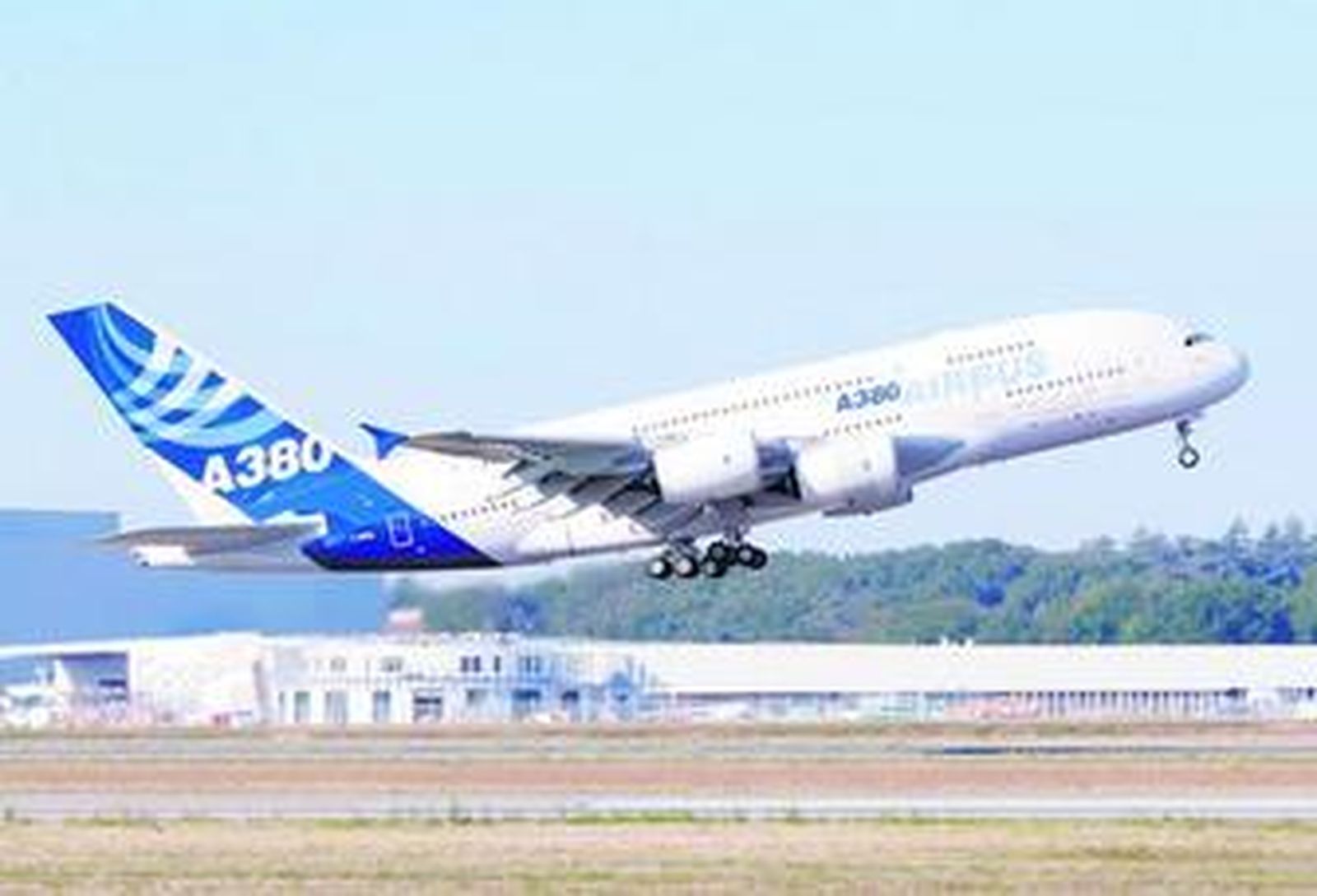 Imagen del primer vuelo de prueba con pasajeros del A380.