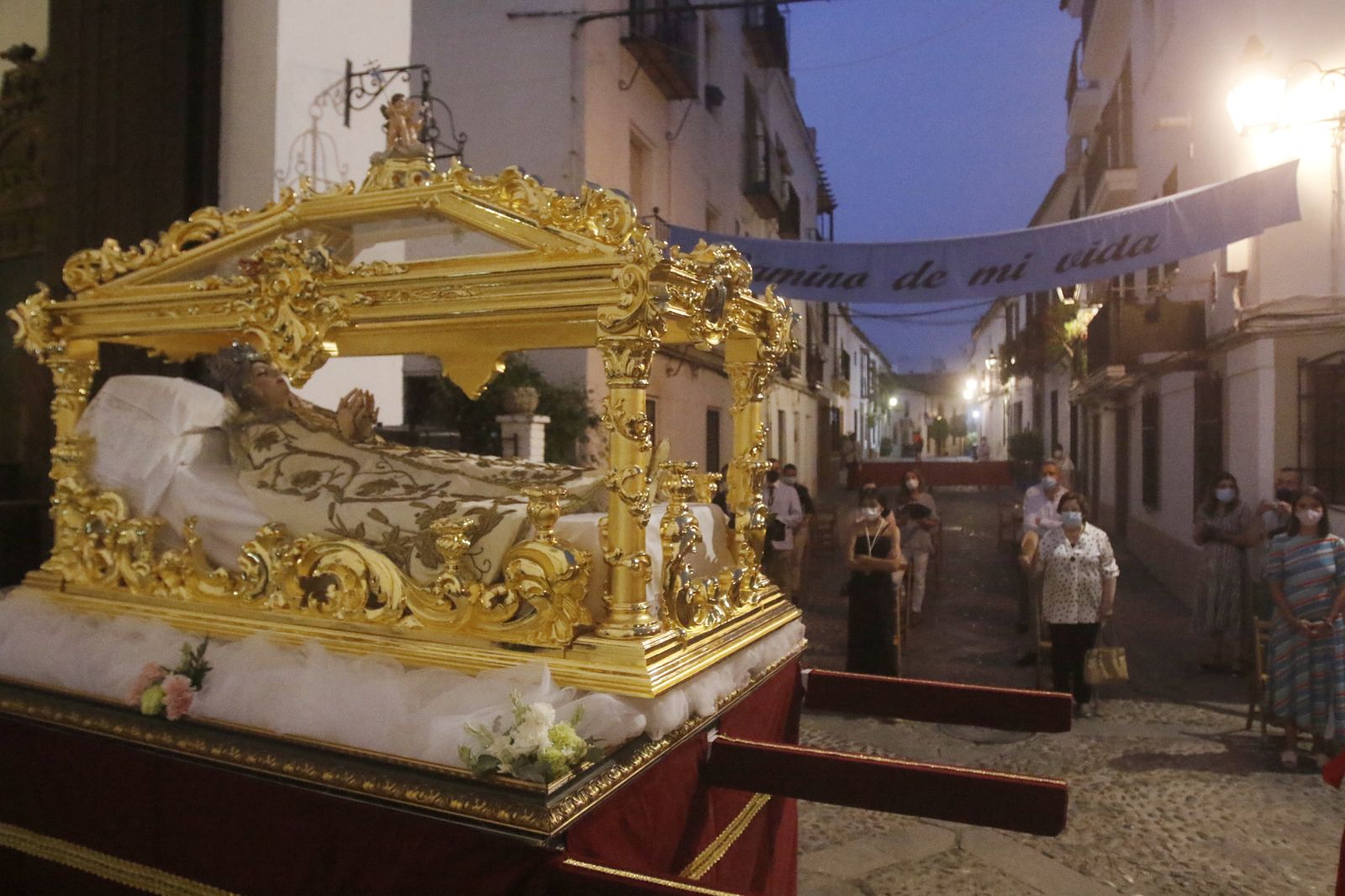La hermandad de la Virgen del Tránsito de Córdoba celebra su festividad, en imágenes