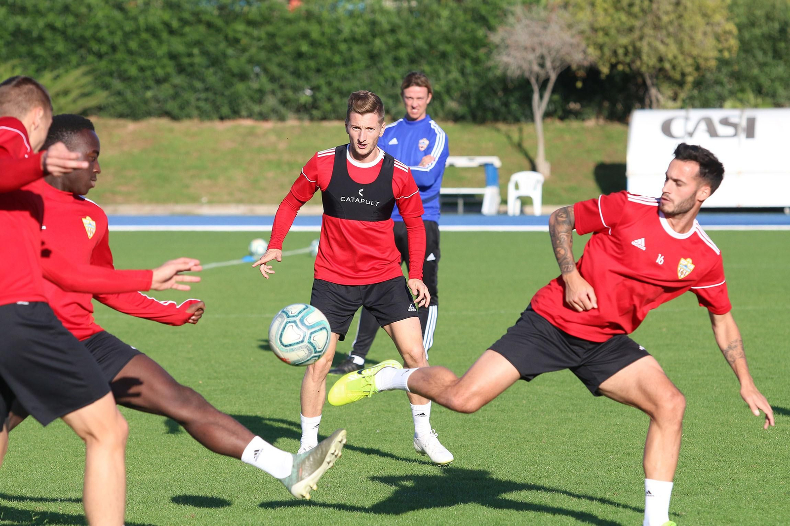 Las imágenes de la llegada de Guti a la UD Almería