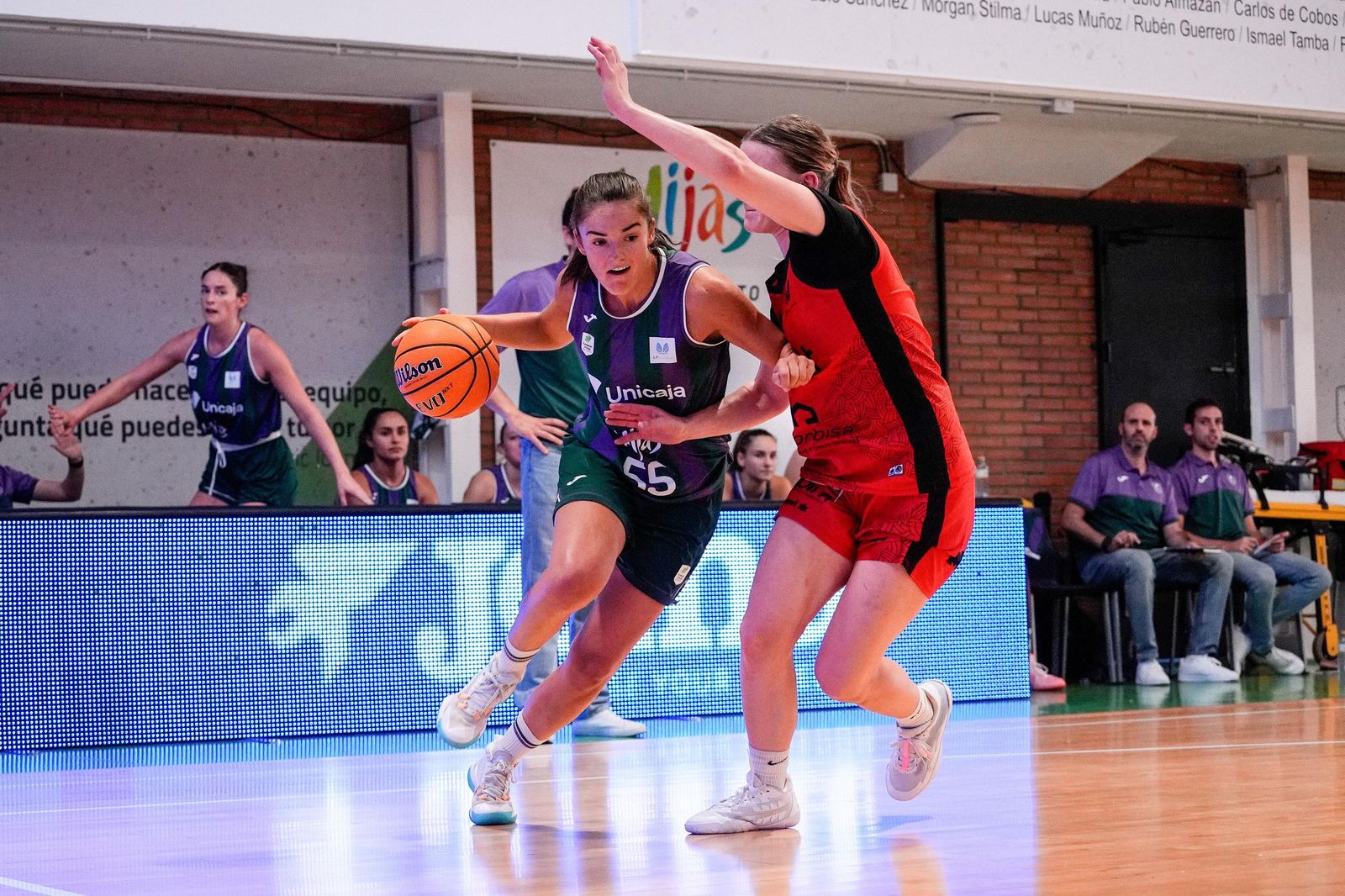 El Unicaja Mijas se da un festin ante el Barakaldo (81-50)