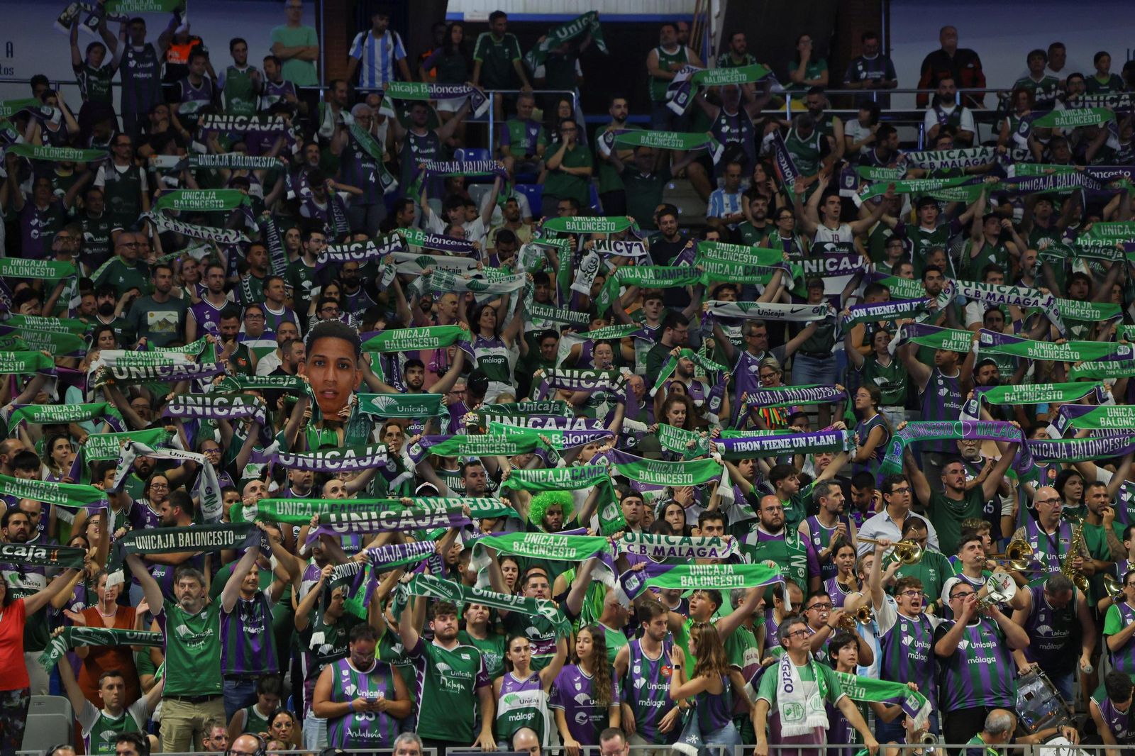 Piel de gallina con el adiós del Carpena al Unicaja