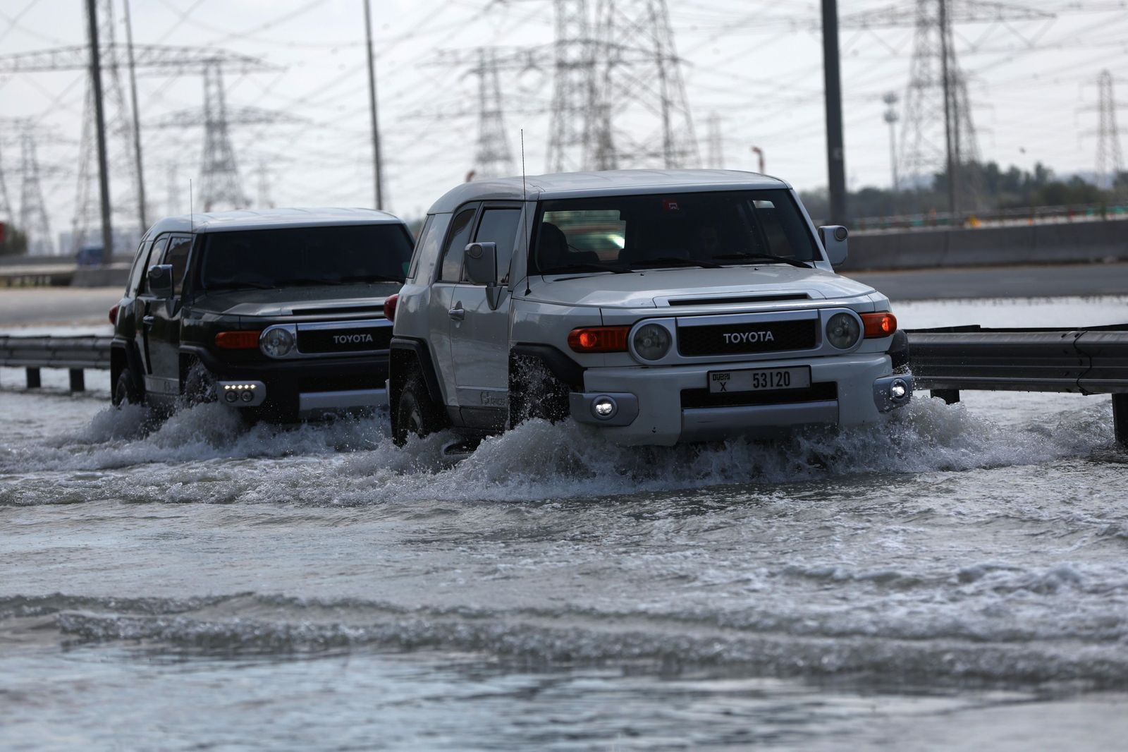 Las terribles y devastadoras lluvias en Emiratos Árabes Unidos