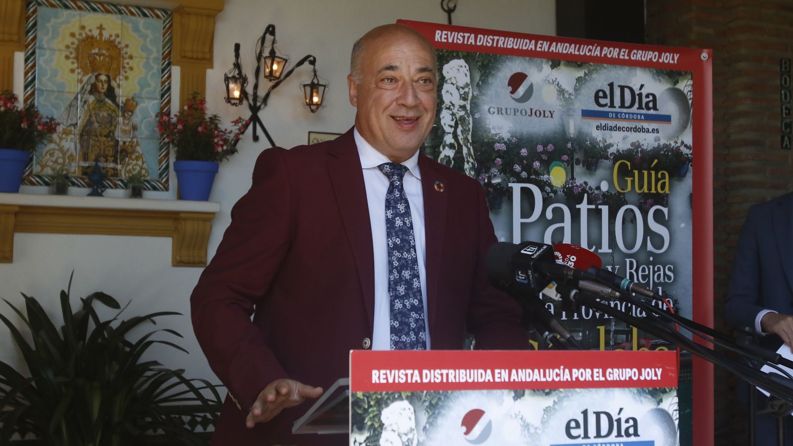 El presidente de la Diputación interviene en la presentación.