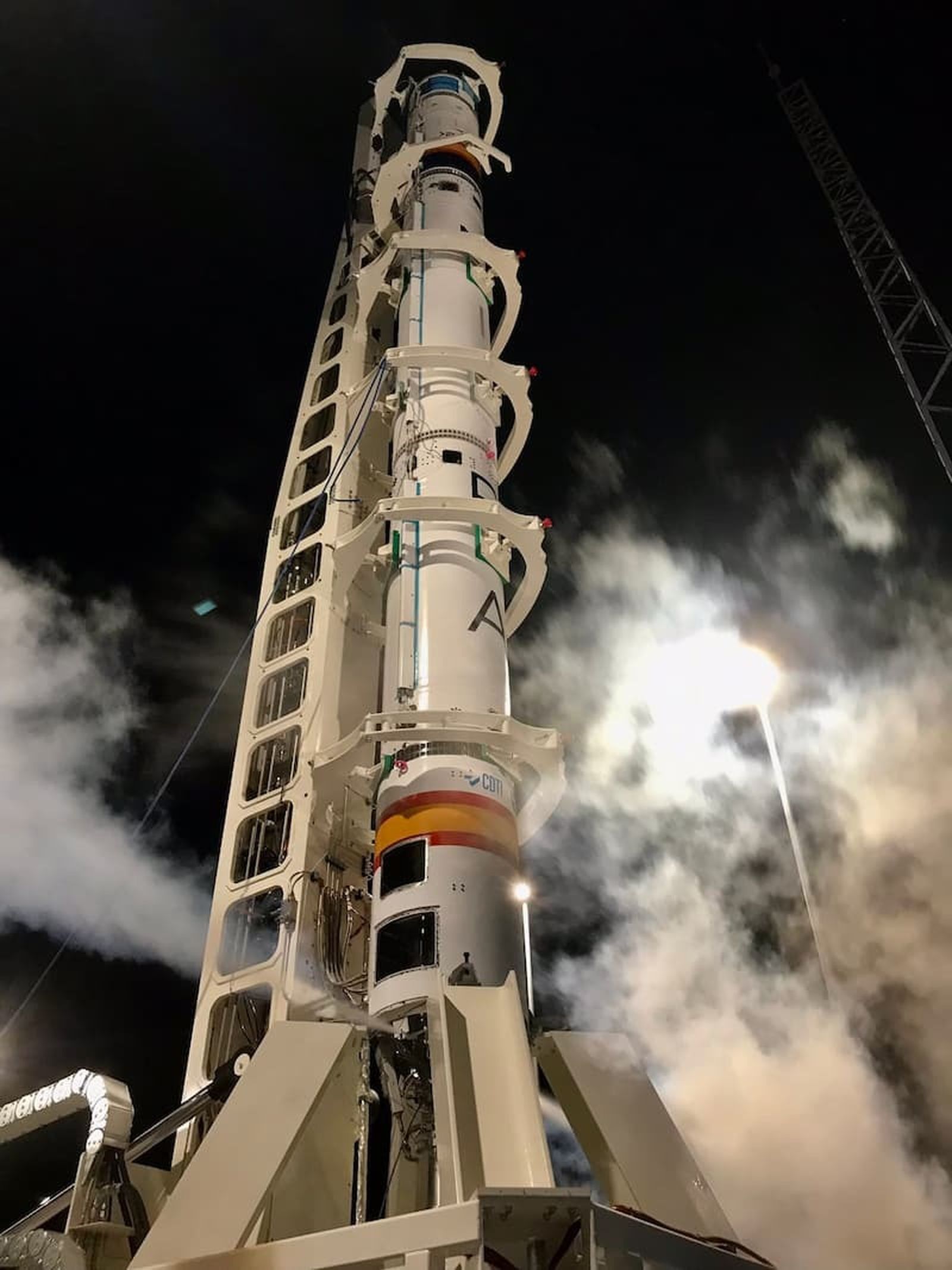 Prueba de motor del cohete español Miura 1, que será lanzado por primera vez desde El Arenosillo en diciembre.