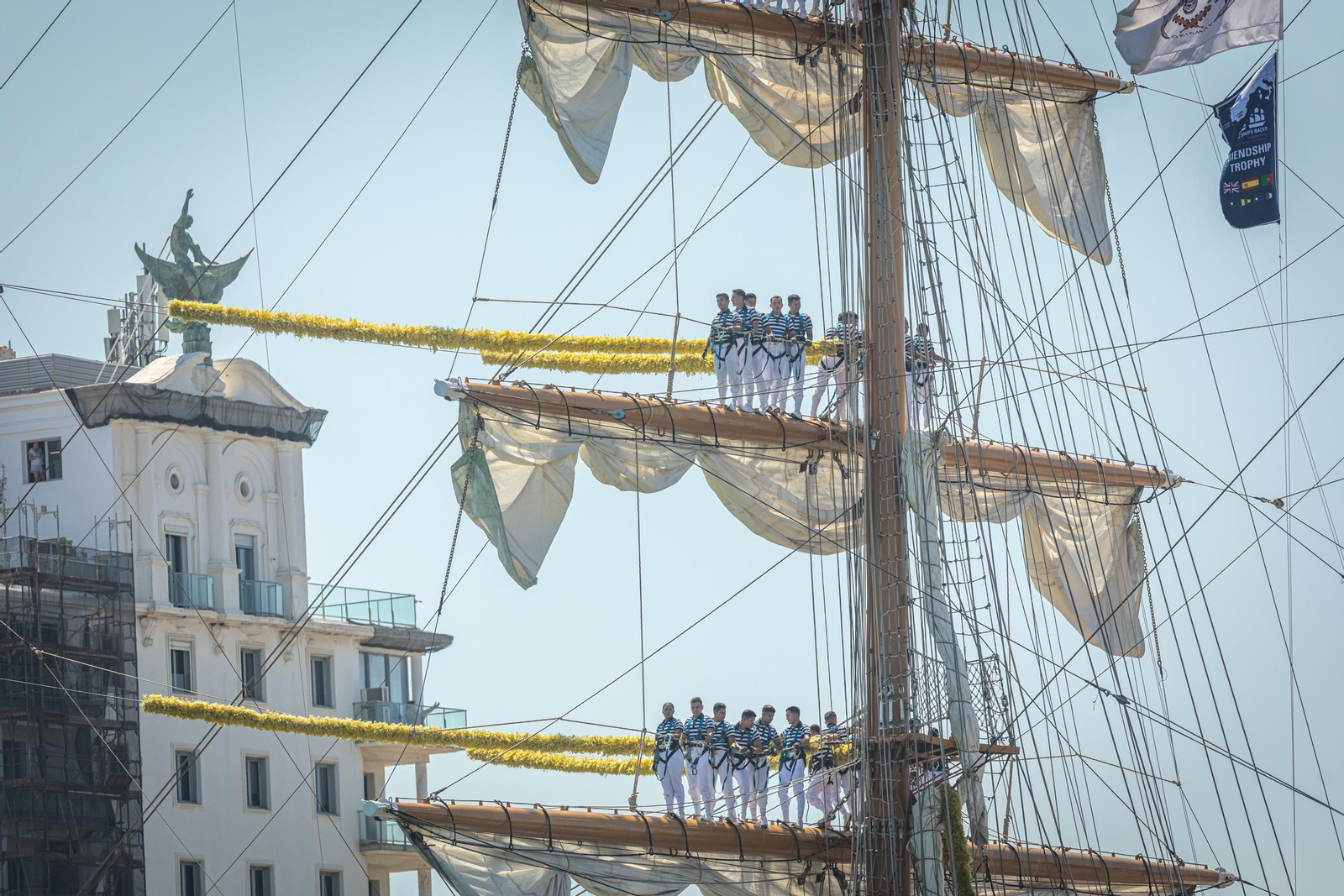 Imágenes de la parada naval desde el mar