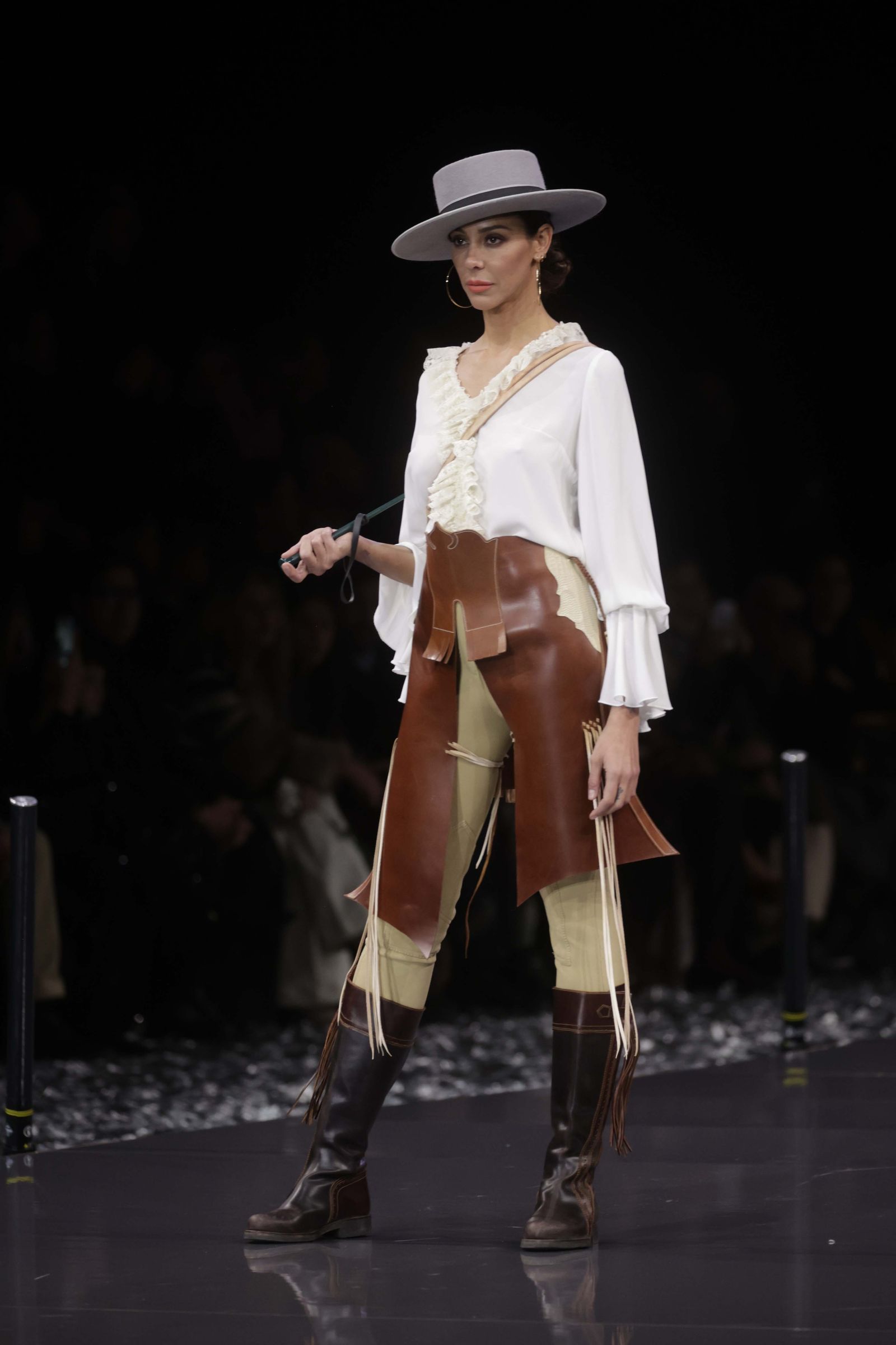 El desfile de Pilar Rubio en SIMOF 2023, todas las fotos