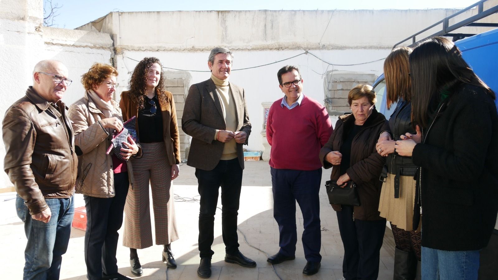 Las autoridades han visitado el Centro de Mayores de Puente del Río, ya en obras.