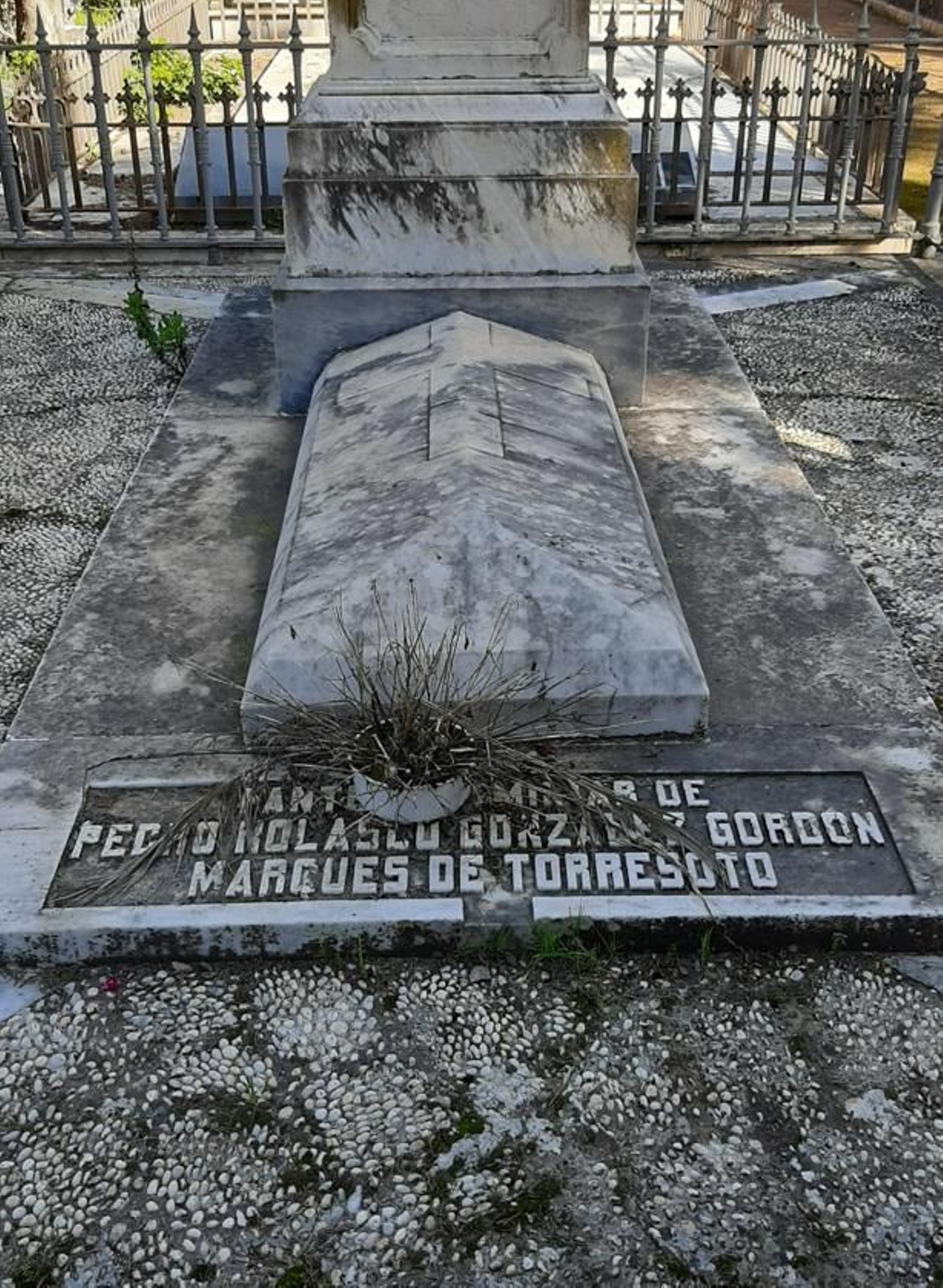 Panteón de Pedro Nolasco González Gordon.