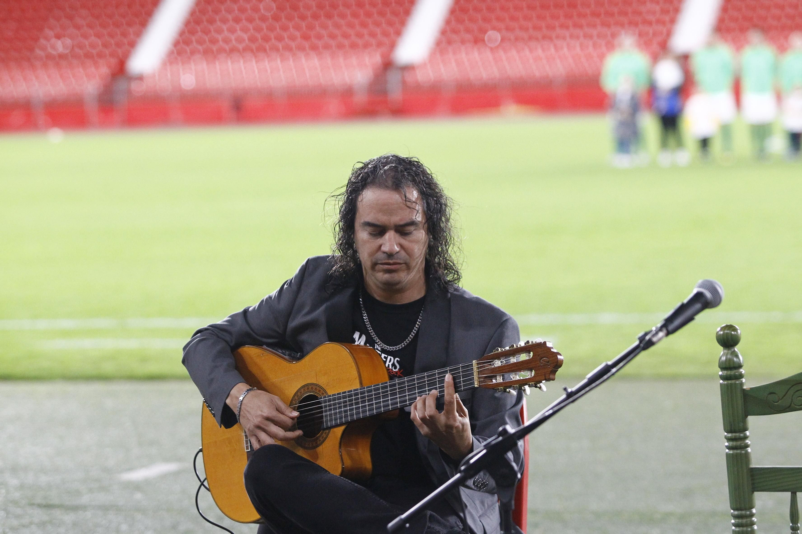 Imágenes del partido homenaje al 'eterno' capitán de la U.D. Almería, José Ortiz