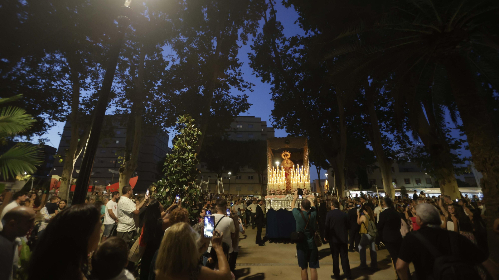 La Magna Mariana de Algeciras por el Parque María Cristina, en imágenes