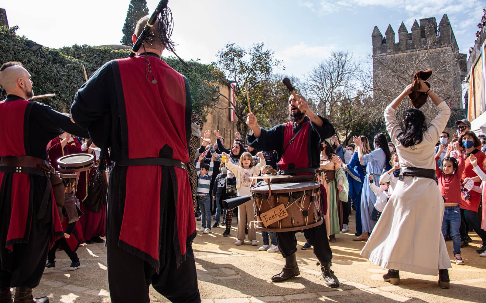 Los asistentes podrán familiarizarse con la música y la comida propia de la época