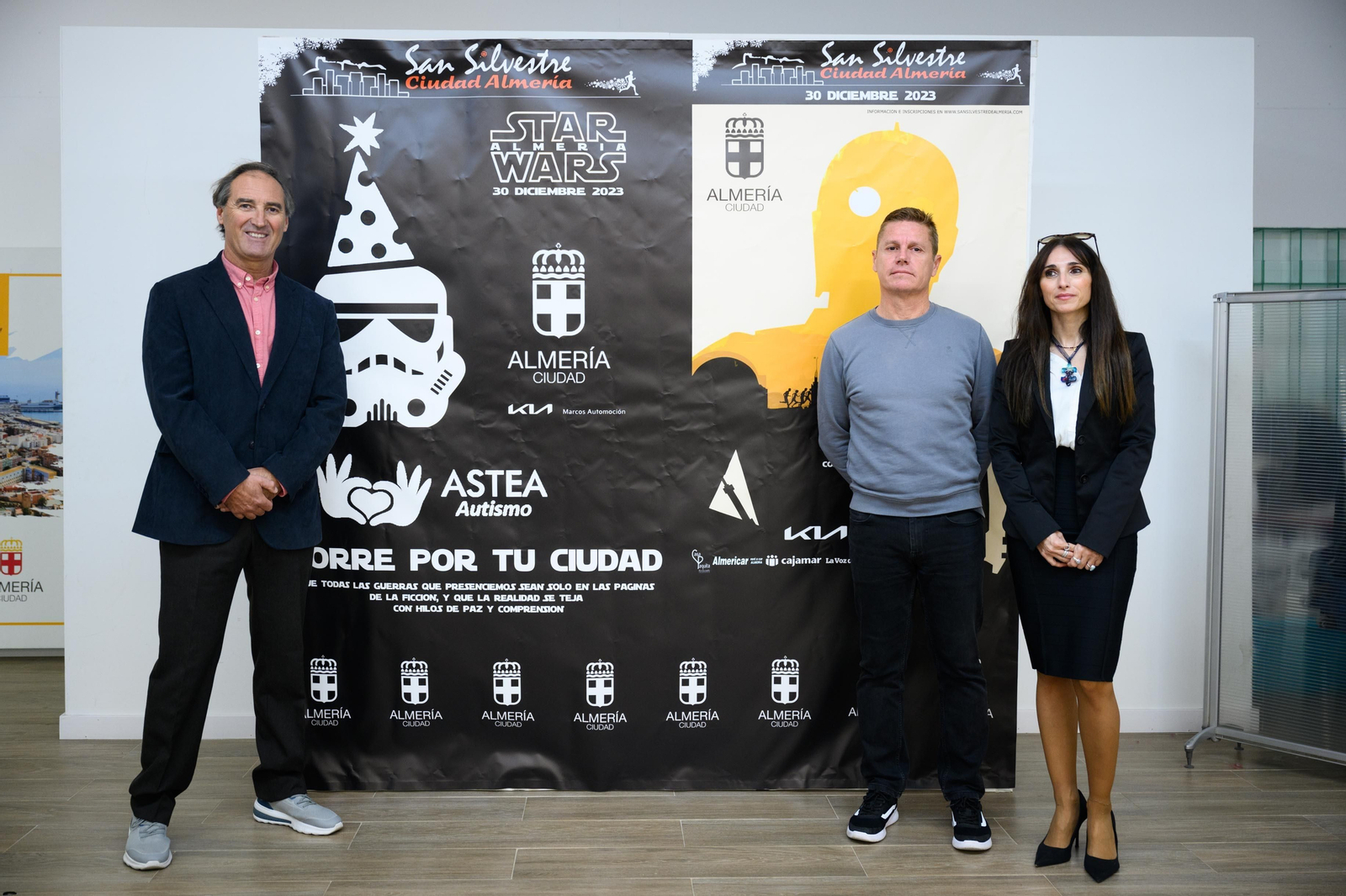 Presentación oficial de la XV edición de la San Silvestre con las autoridades presentes.