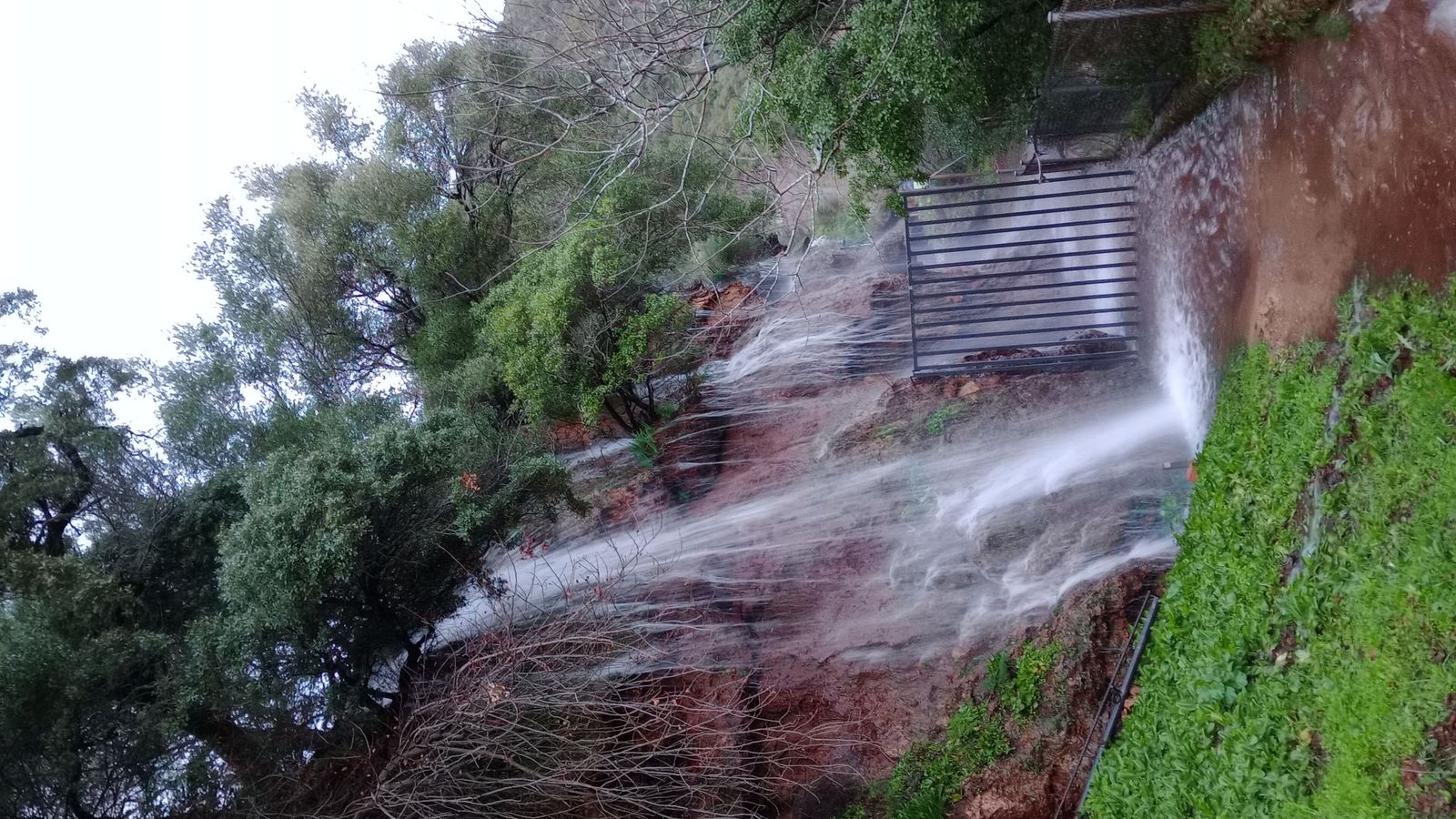 Fotografías de la Peña de Arias Montano en Alájar tras las últimas lluvias 
