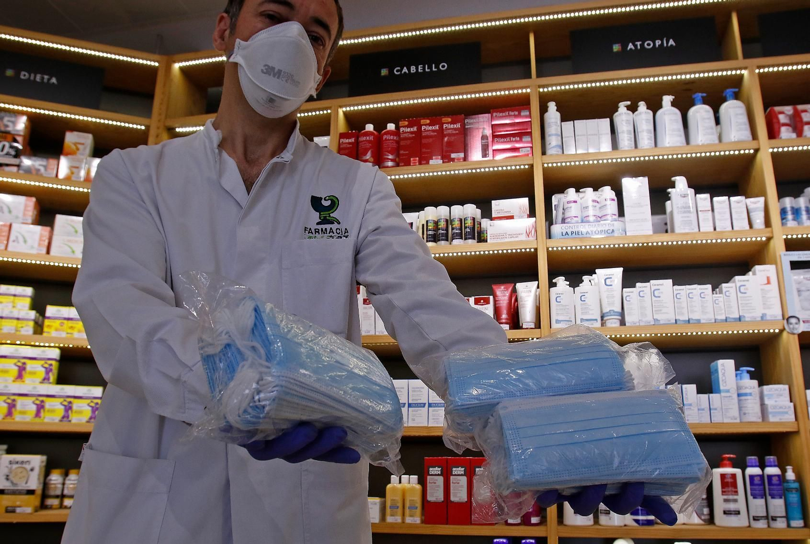 Cinco años del confinamiento por el Covid: las mejores fotos de la pandemia en Sevilla