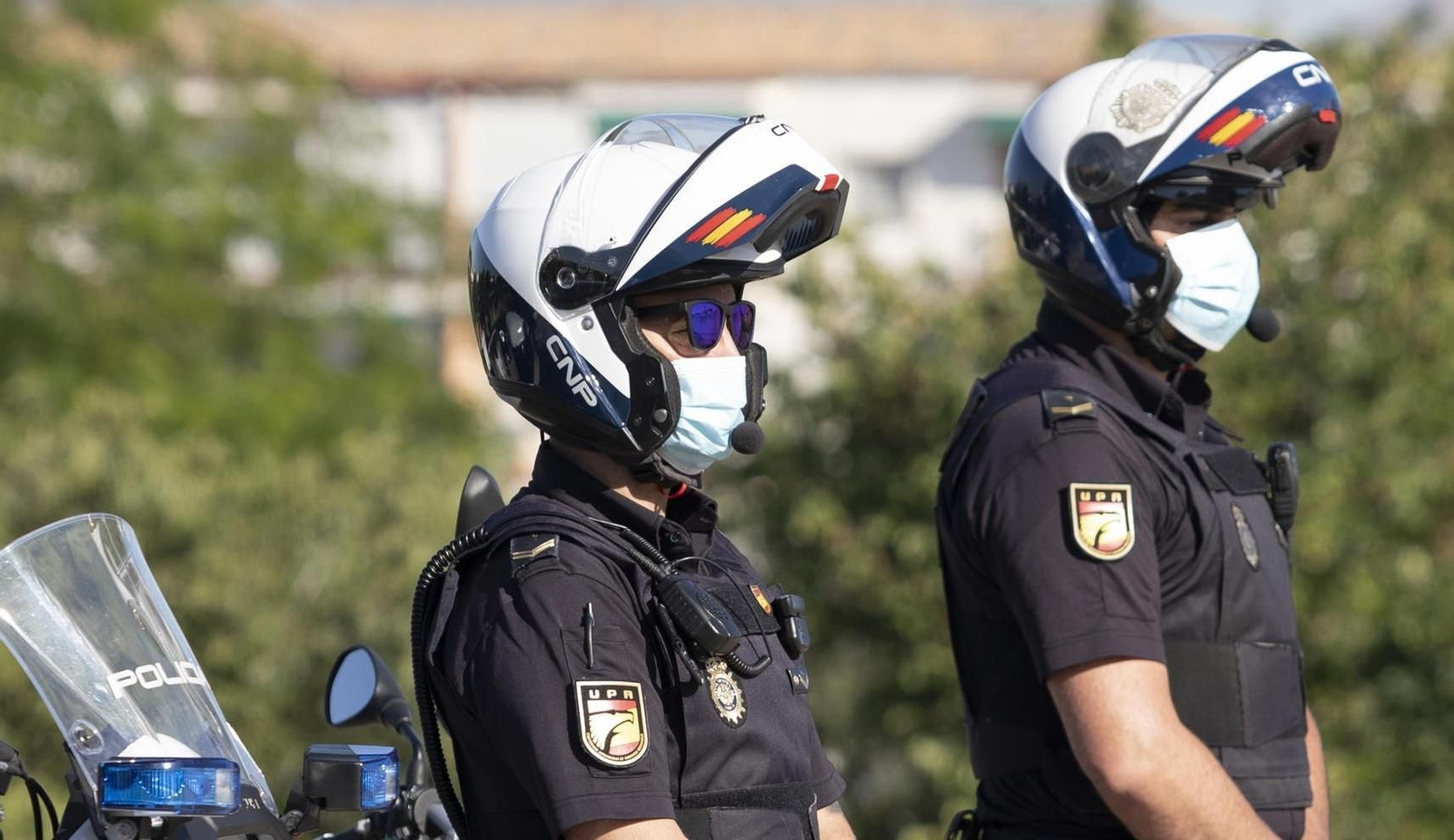 Dos agentes de la Policía Local de Córdoba.