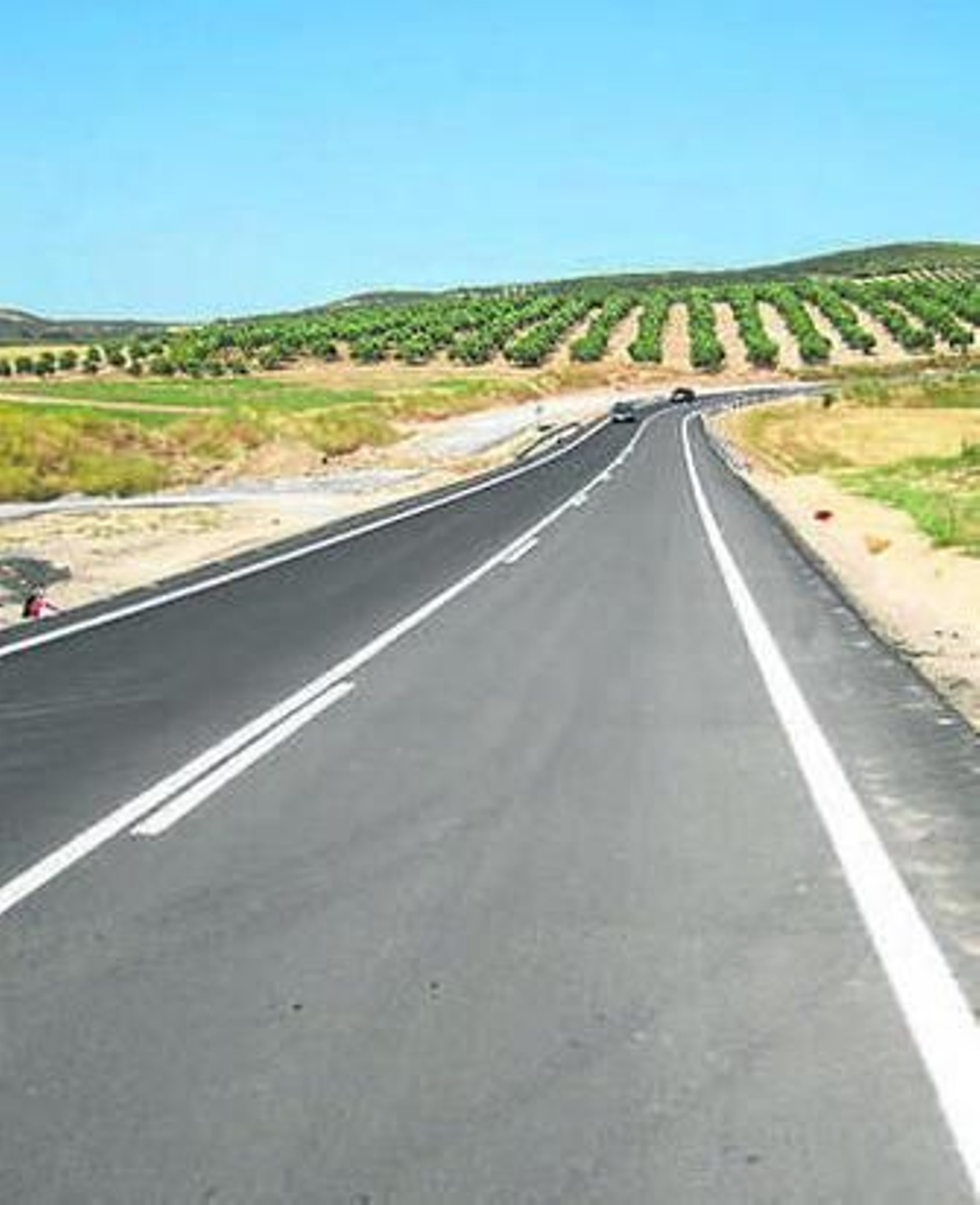 Una de las carreteras reparadas. Una de las carreteras reparadas.