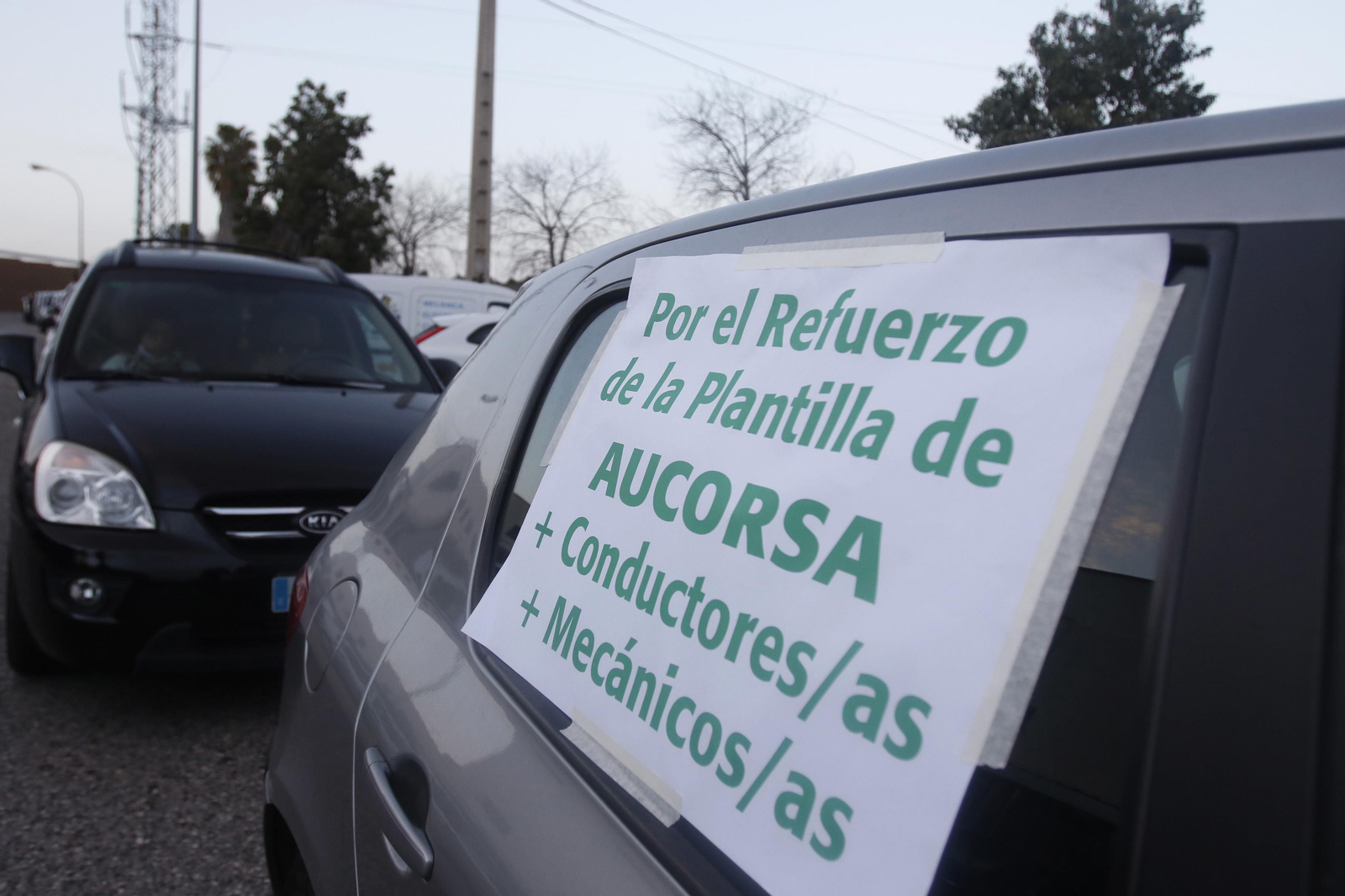 La caravana de protesta de la plantilla de Aucorsa, en fotografías