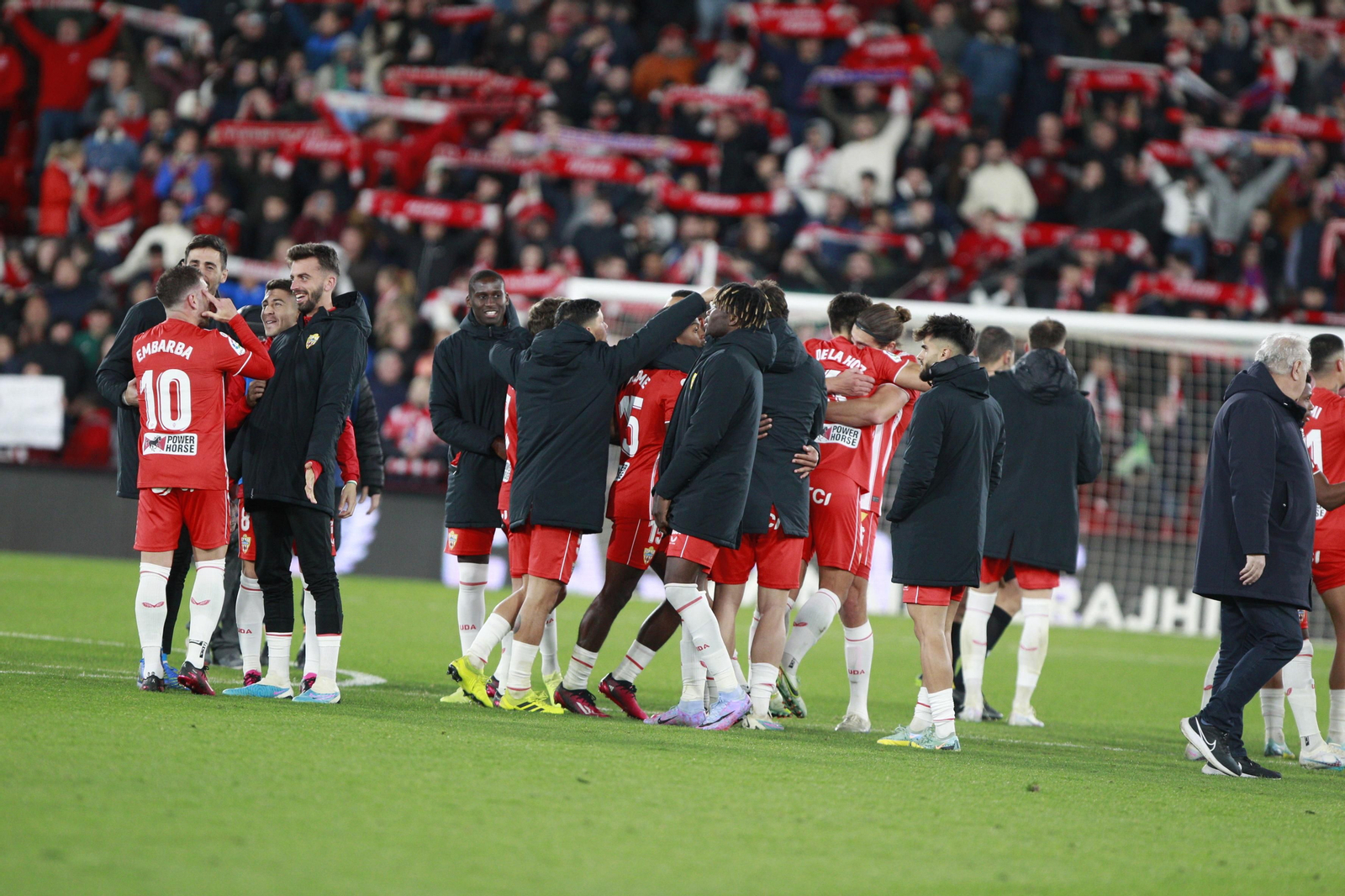 Imágenes de la victoria de la U.D. Almería ante el F.C. Barcelona