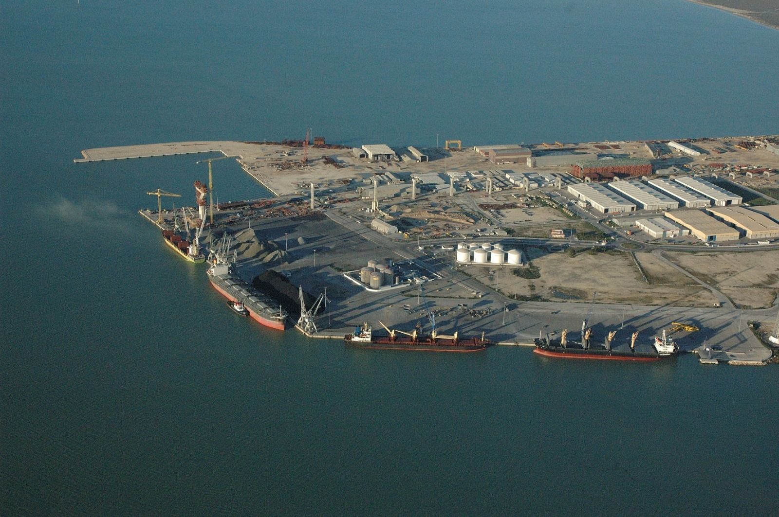 Vista aérea del puerto de La Cabezuela.