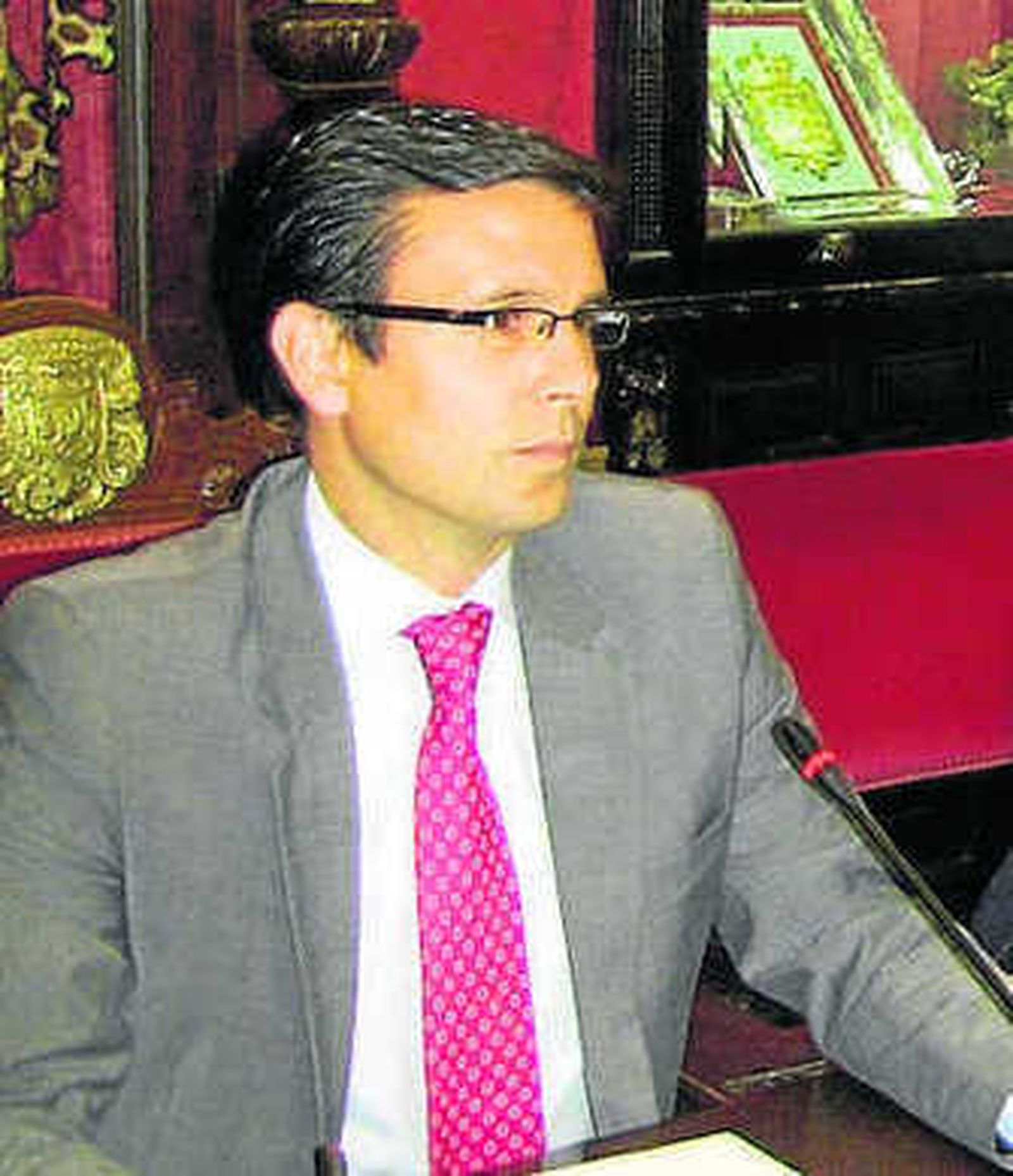 Los socialistas siguen luchando para mantener la estación en Andaluces.