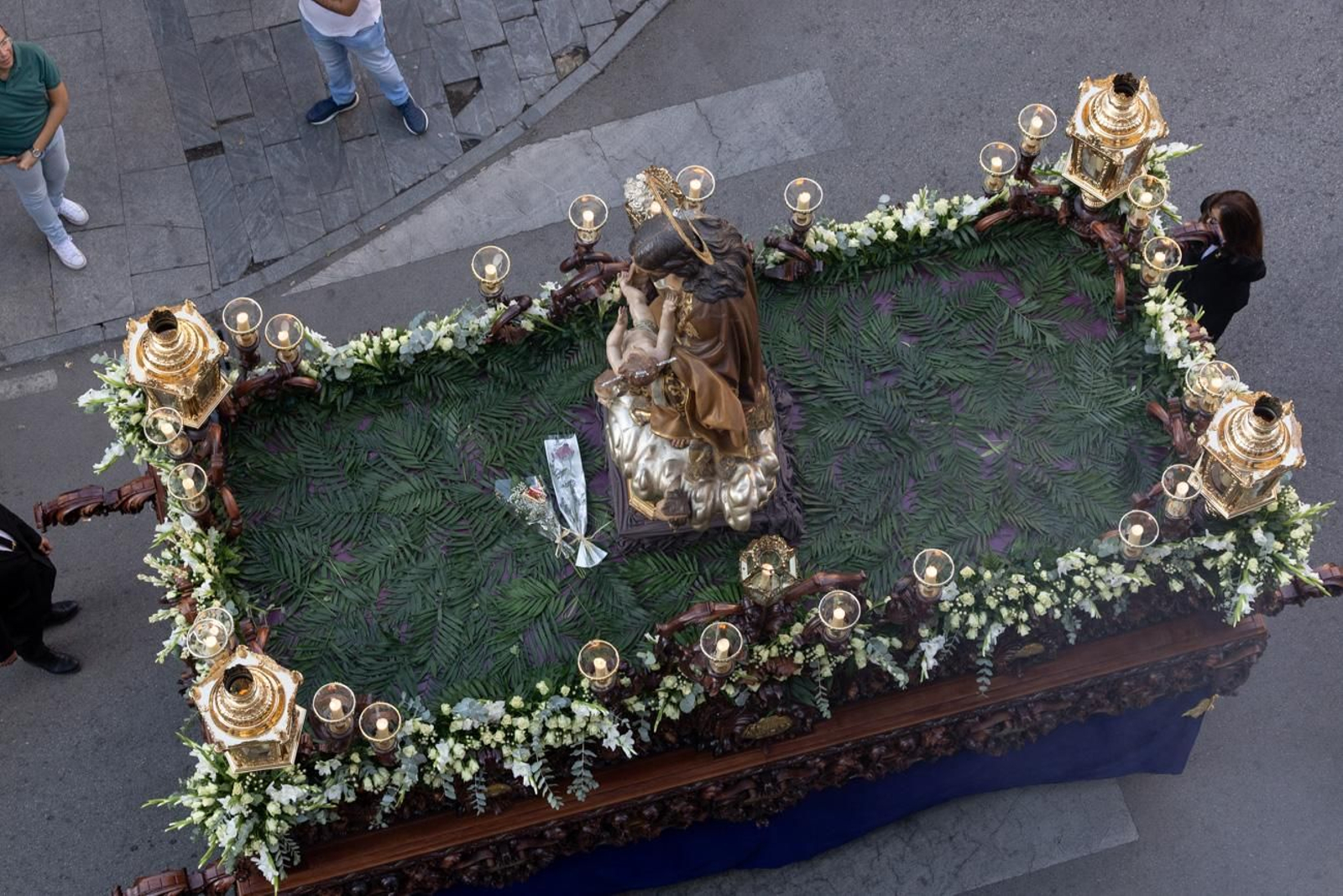 Un Jaén repleto de fieles acompañan los traslados de las veinte imágenes de la Magna (II)