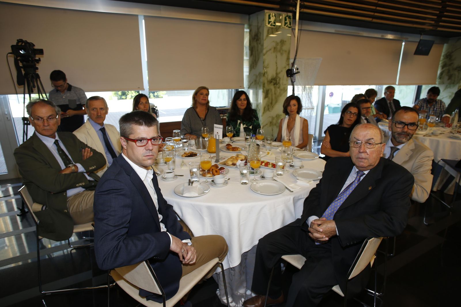 Javier Gil, Fernando Yllescas, Juan Gómez Muñoz, Begoña Gómez, María Dolores Palomino, Marian Calvo, Concha Zarzuela, Ana Isabel Mayorga, Francisco García Marichar, Martín García Sánchez.